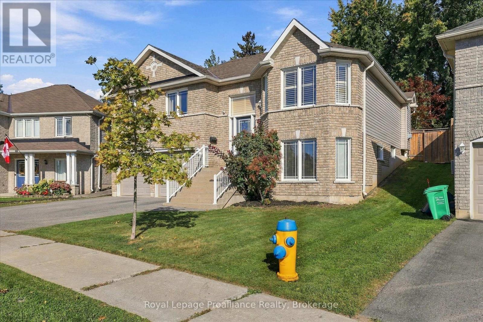 82 Parcells Crescent, Peterborough, Ontario  K9K 2R2 - Photo 2 - X13815748