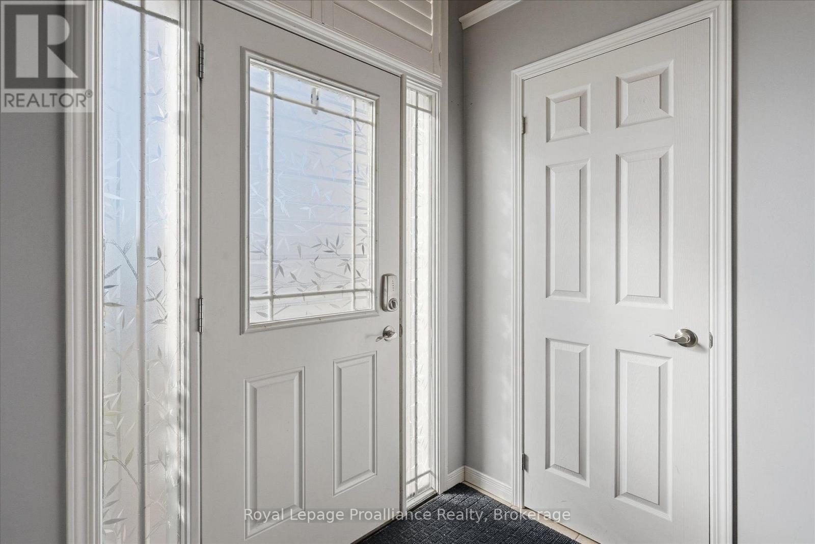 82 Parcells Crescent, Peterborough, Ontario  K9K 2R2 - Photo 4 - X13815748