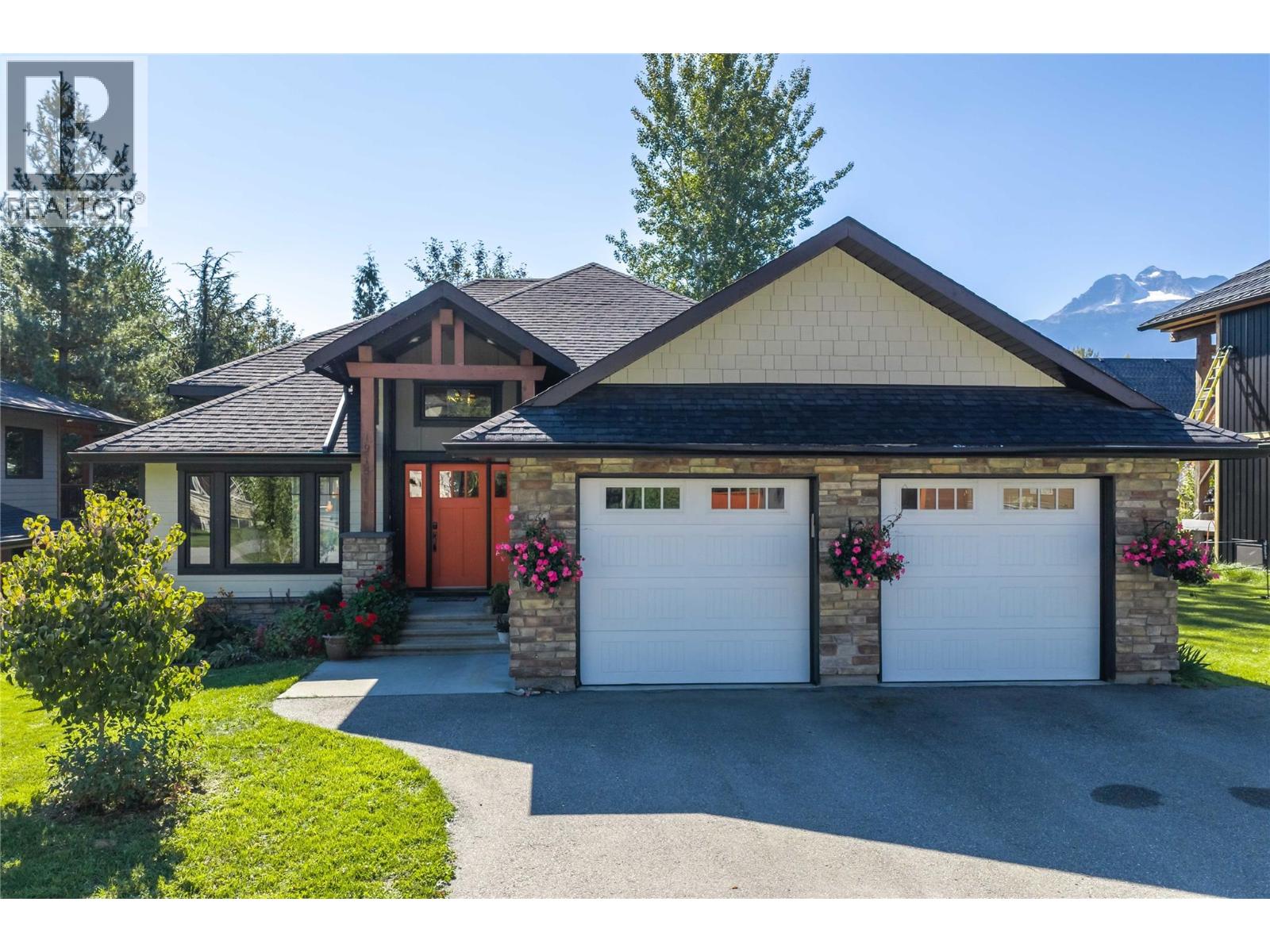 1915 Aspen Crescent, Revelstoke, British Columbia