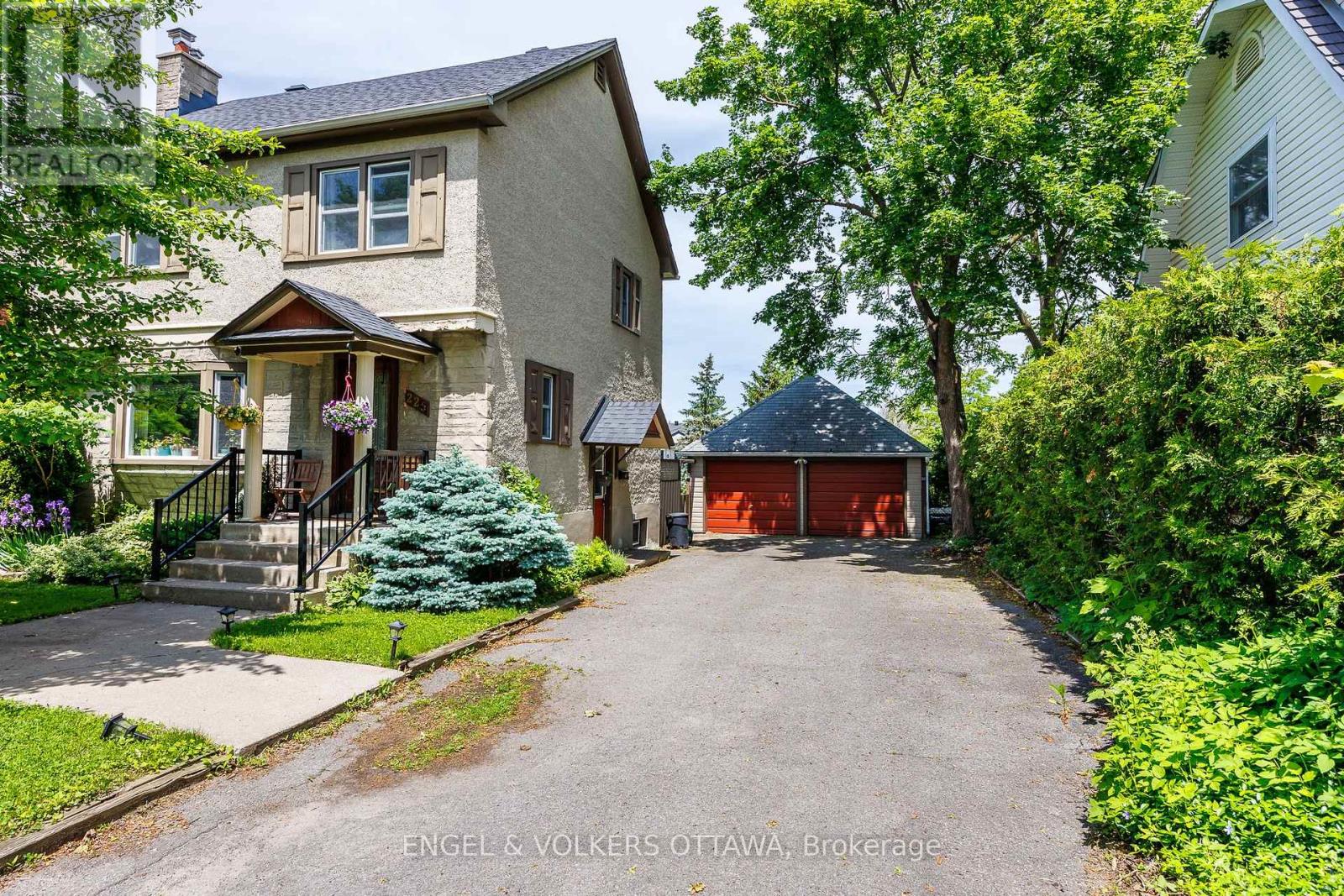 225 Pleasant Park Road, Ottawa, Ontario  K1H 5M4 - Photo 2 - X13815832