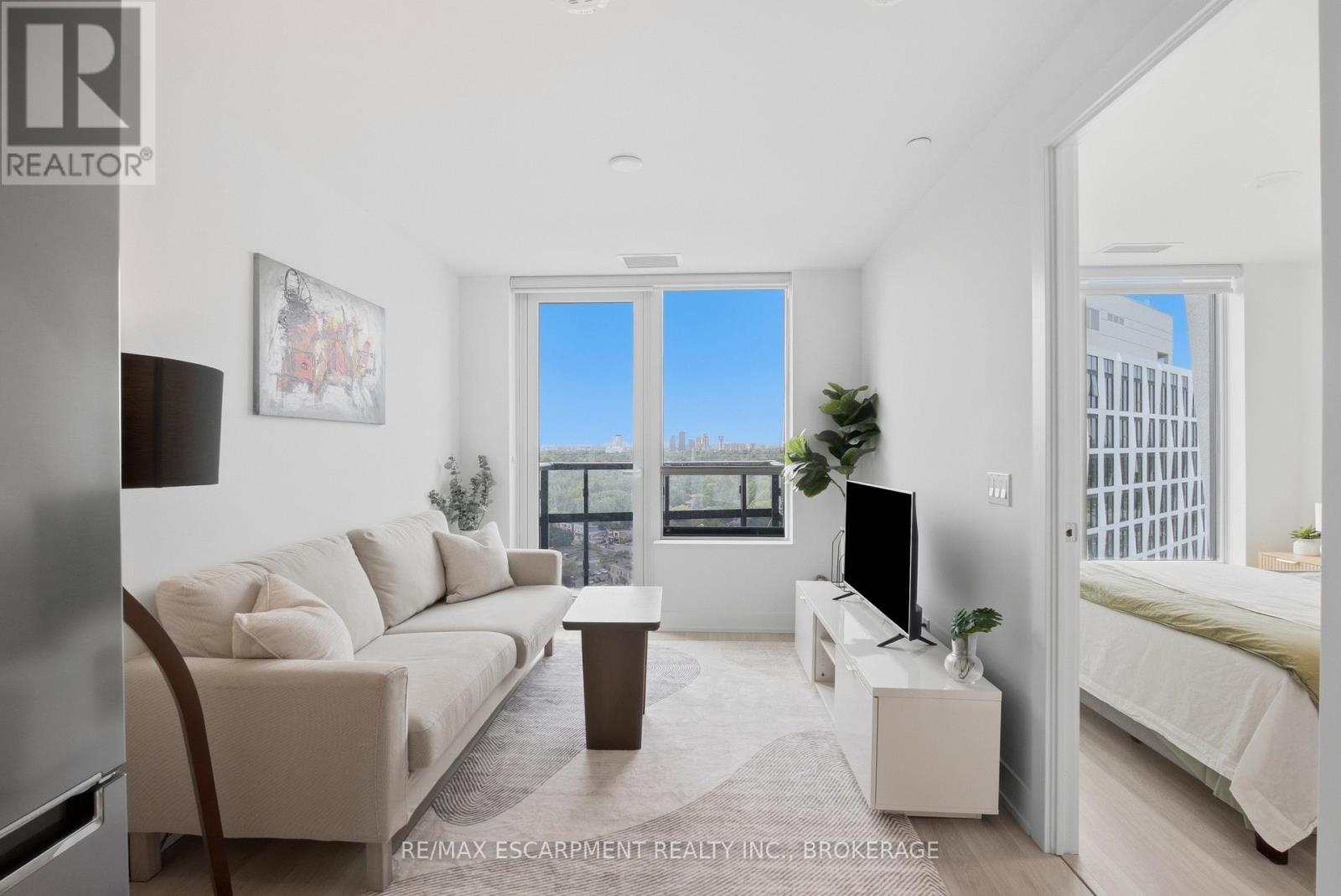 2010 - 60 Central Park Road Way, Toronto, Ontario  M9A 0E6 - Photo 10 - W13815736