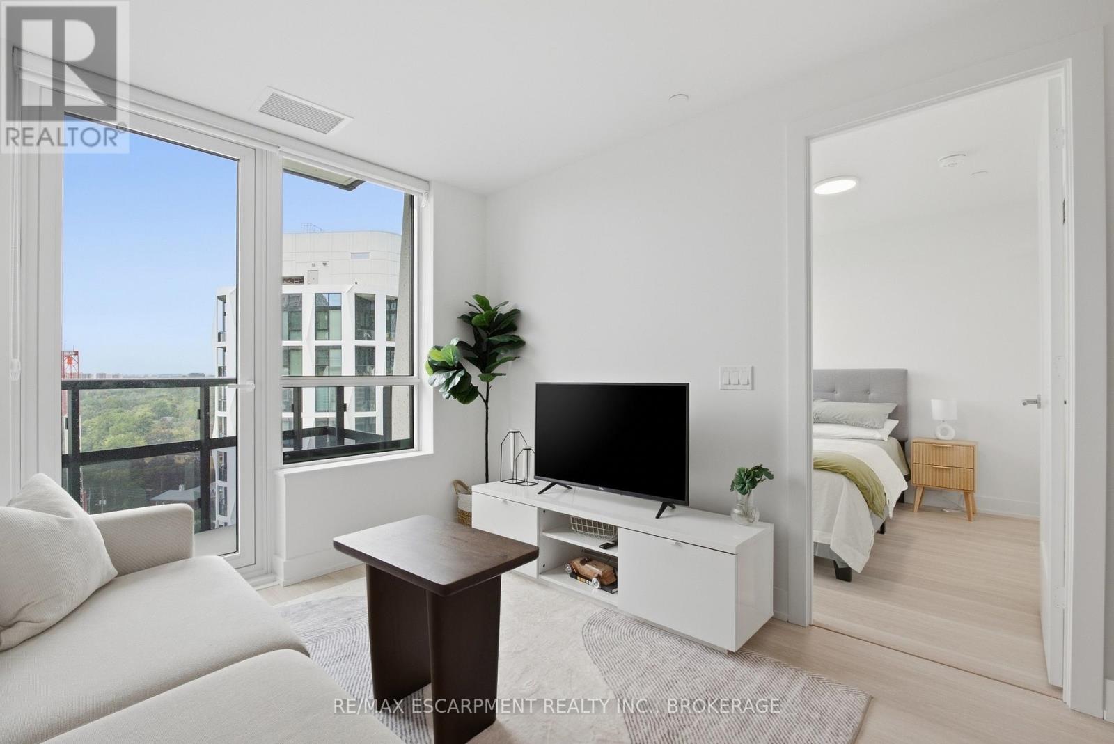 2010 - 60 Central Park Road Way, Toronto, Ontario  M9A 0E6 - Photo 12 - W13815736