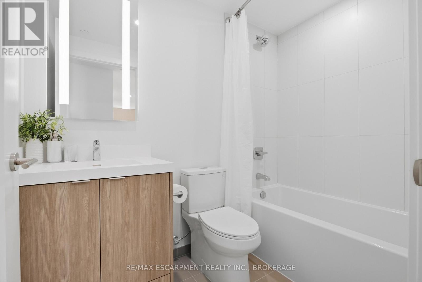 2010 - 60 Central Park Road Way, Toronto, Ontario  M9A 0E6 - Photo 18 - W13815736