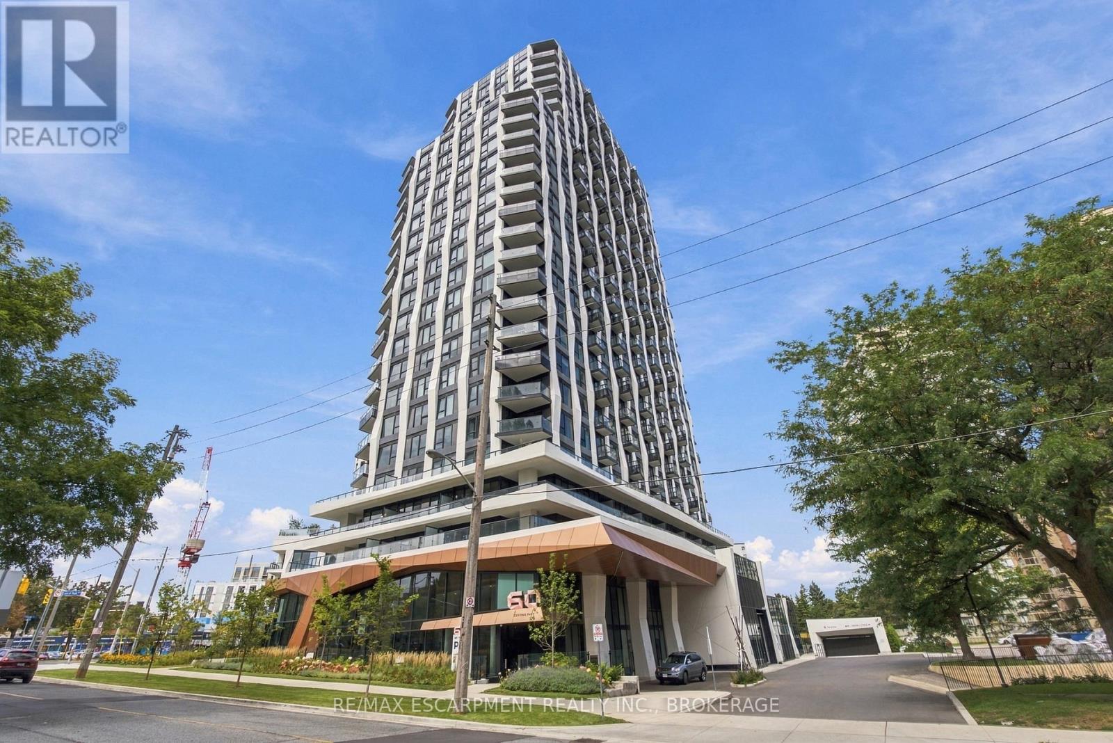 2010 - 60 Central Park Road Way, Toronto, Ontario  M9A 0E6 - Photo 2 - W13815736
