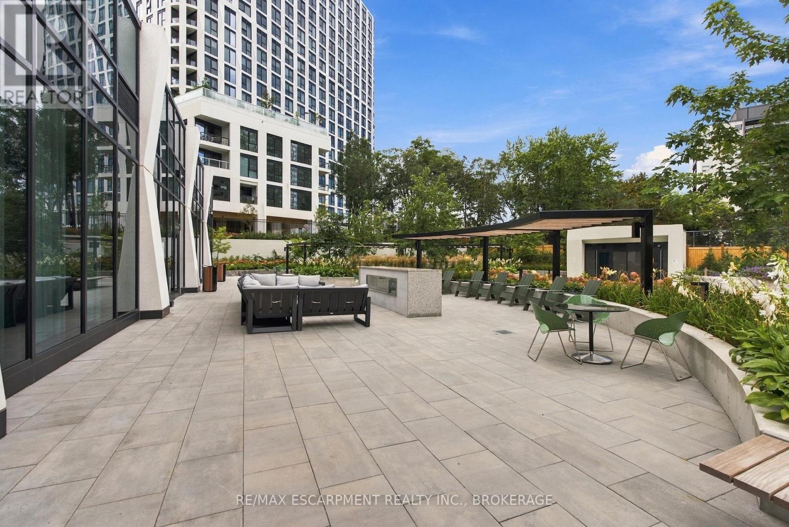 2010 - 60 Central Park Road Way, Toronto, Ontario  M9A 0E6 - Photo 32 - W13815736