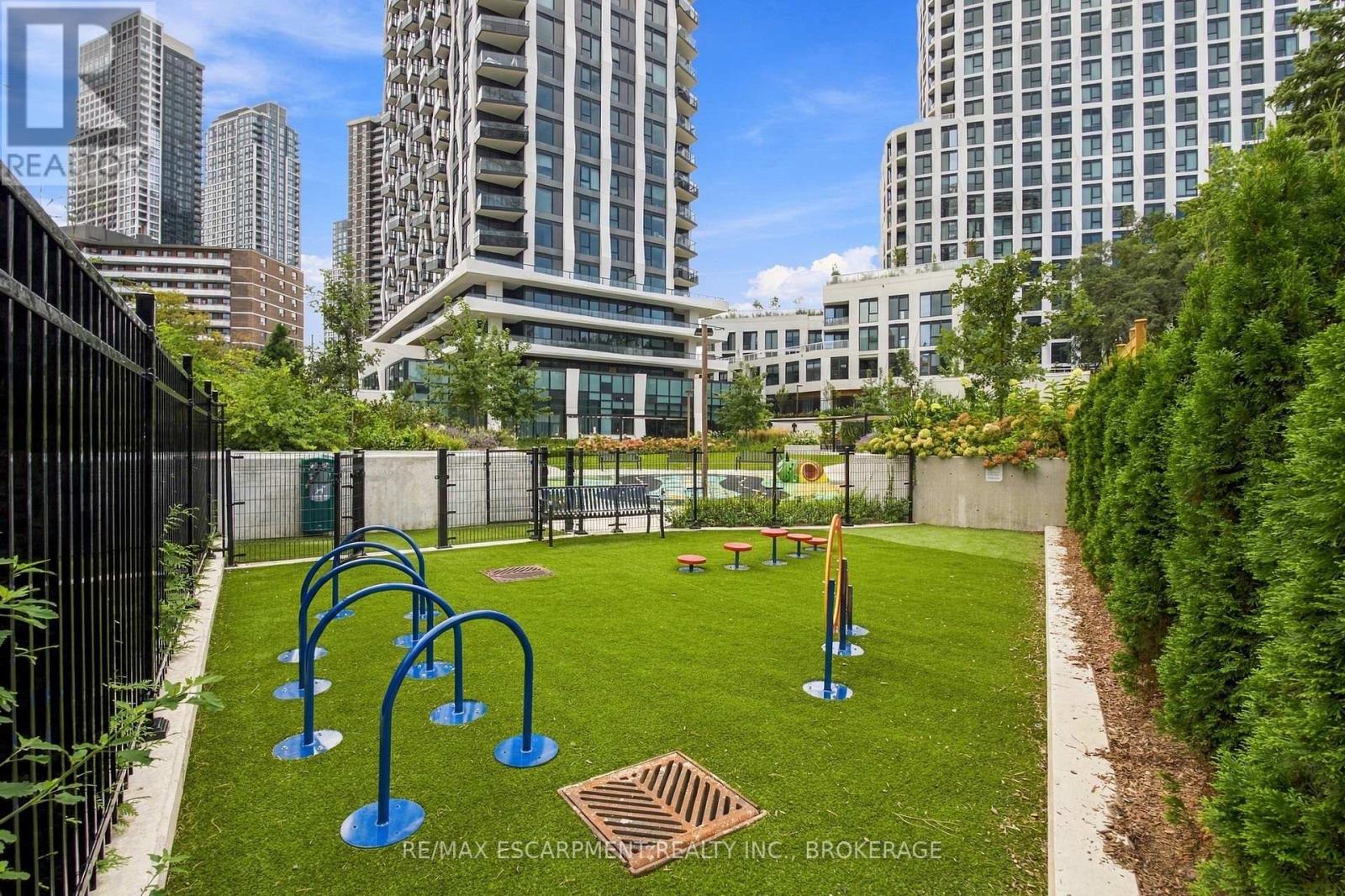 2010 - 60 Central Park Road Way, Toronto, Ontario  M9A 0E6 - Photo 34 - W13815736