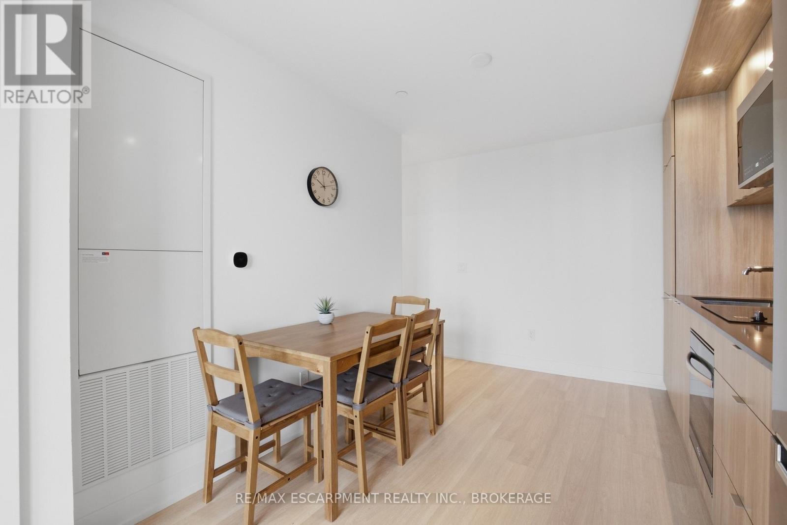 2010 - 60 Central Park Road Way, Toronto, Ontario  M9A 0E6 - Photo 9 - W13815736
