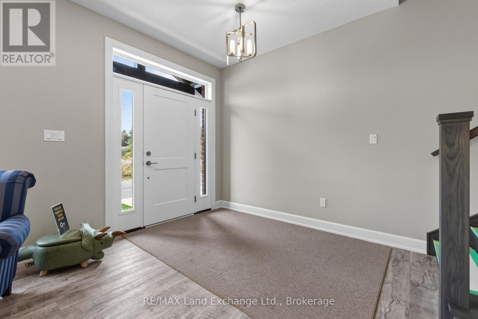 Unit 2 - 8 Golf Links Road, Kincardine, Ontario  N2Z 0G1 - Photo 2 - X12955104