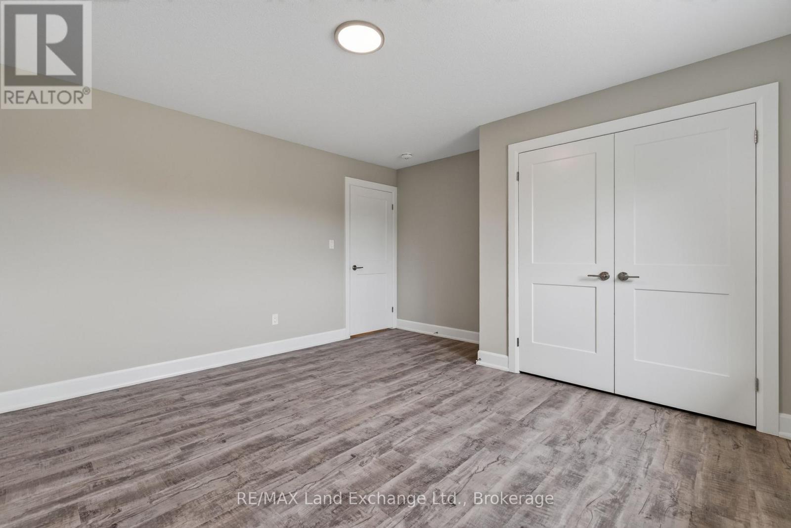 Unit 2 - 8 Golf Links Road, Kincardine, Ontario  N2Z 0G1 - Photo 16 - X12955104