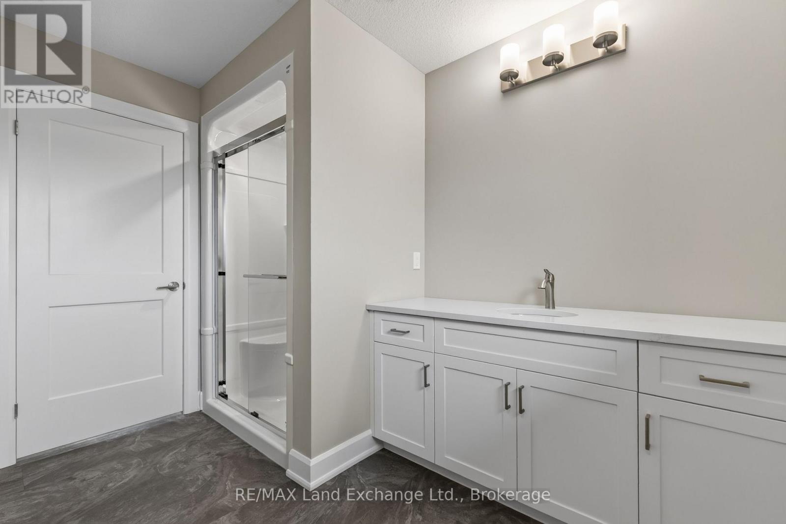 Unit 2 - 8 Golf Links Road, Kincardine, Ontario  N2Z 0G1 - Photo 23 - X12955104