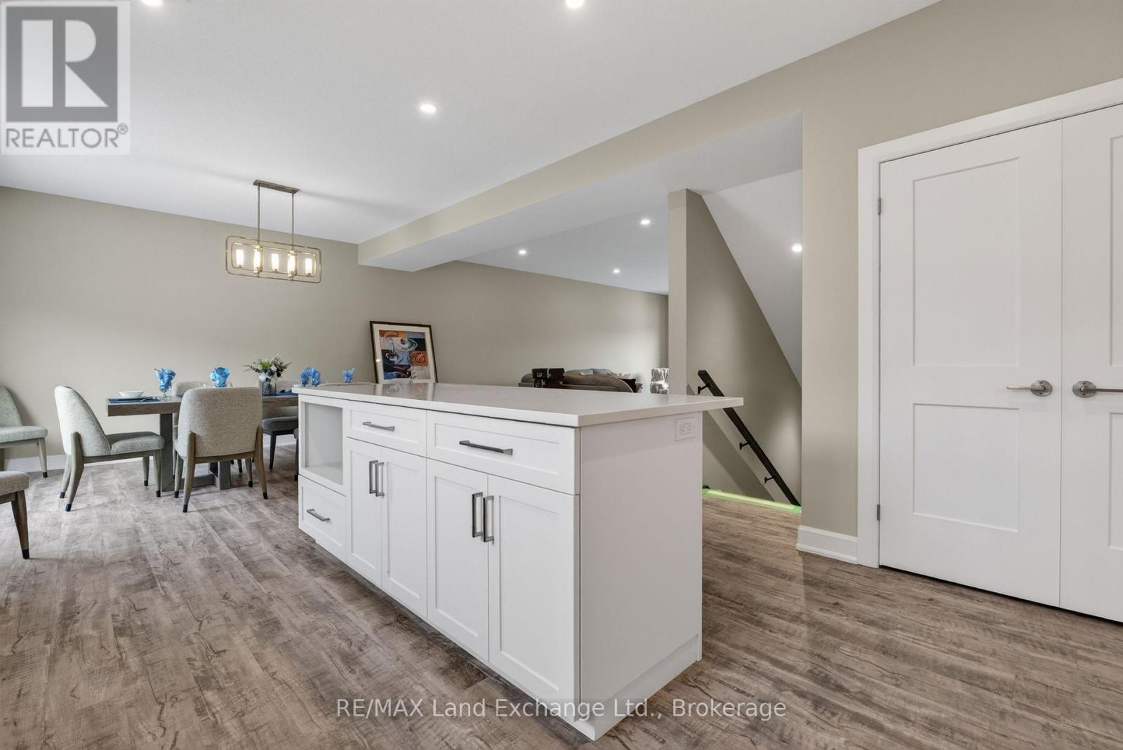 Unit 2 - 8 Golf Links Road, Kincardine, Ontario  N2Z 0G1 - Photo 10 - X12955104