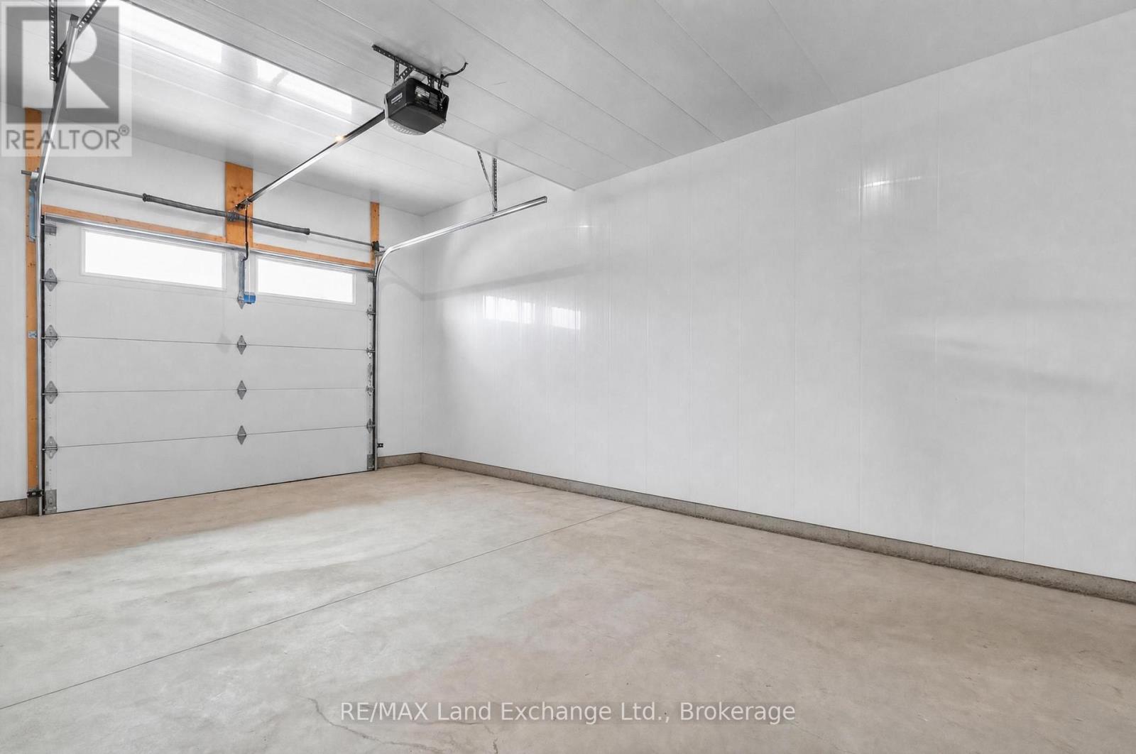 Unit 2 - 8 Golf Links Road, Kincardine, Ontario  N2Z 0G1 - Photo 30 - X12955104