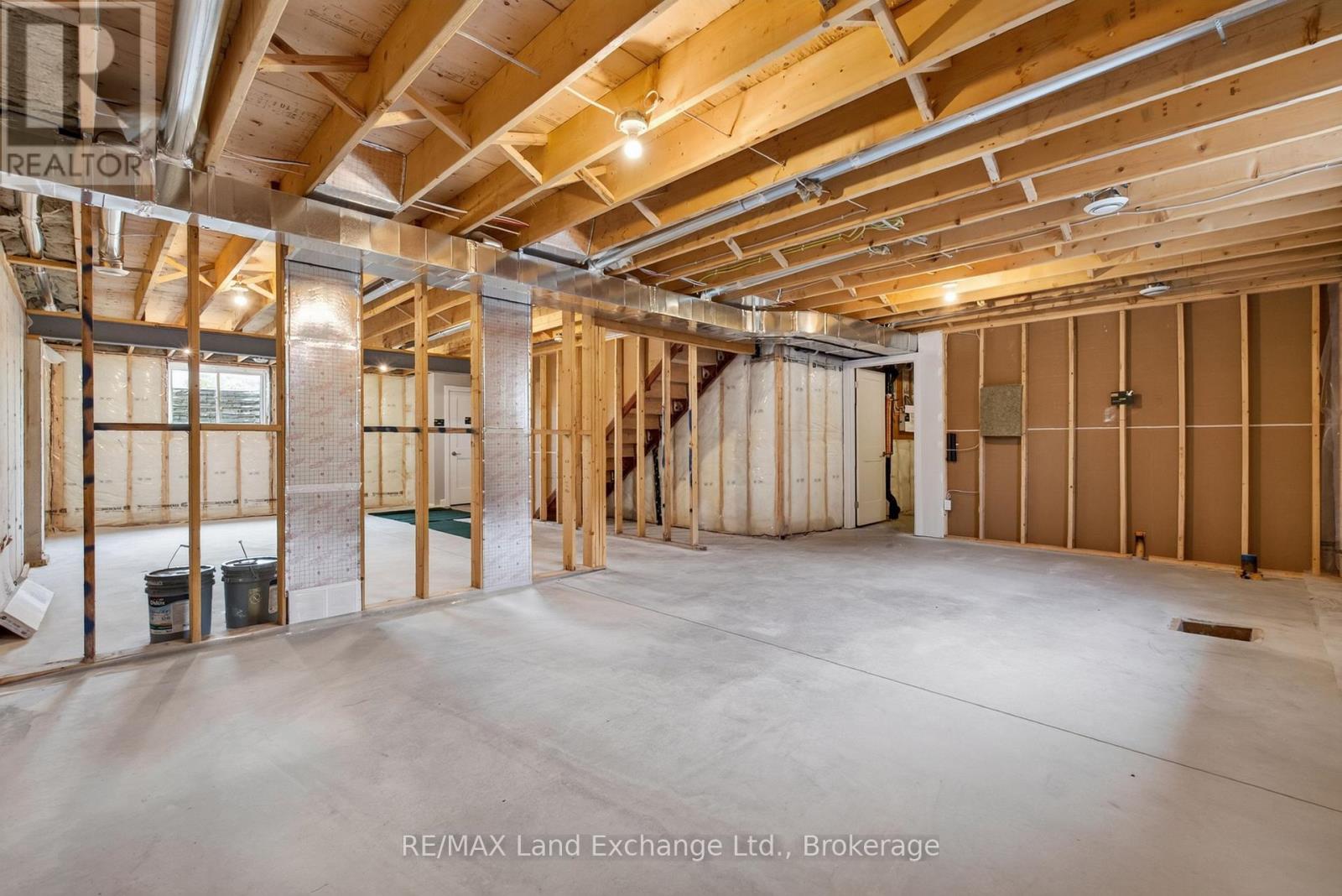 Unit 2 - 8 Golf Links Road, Kincardine, Ontario  N2Z 0G1 - Photo 28 - X12955104