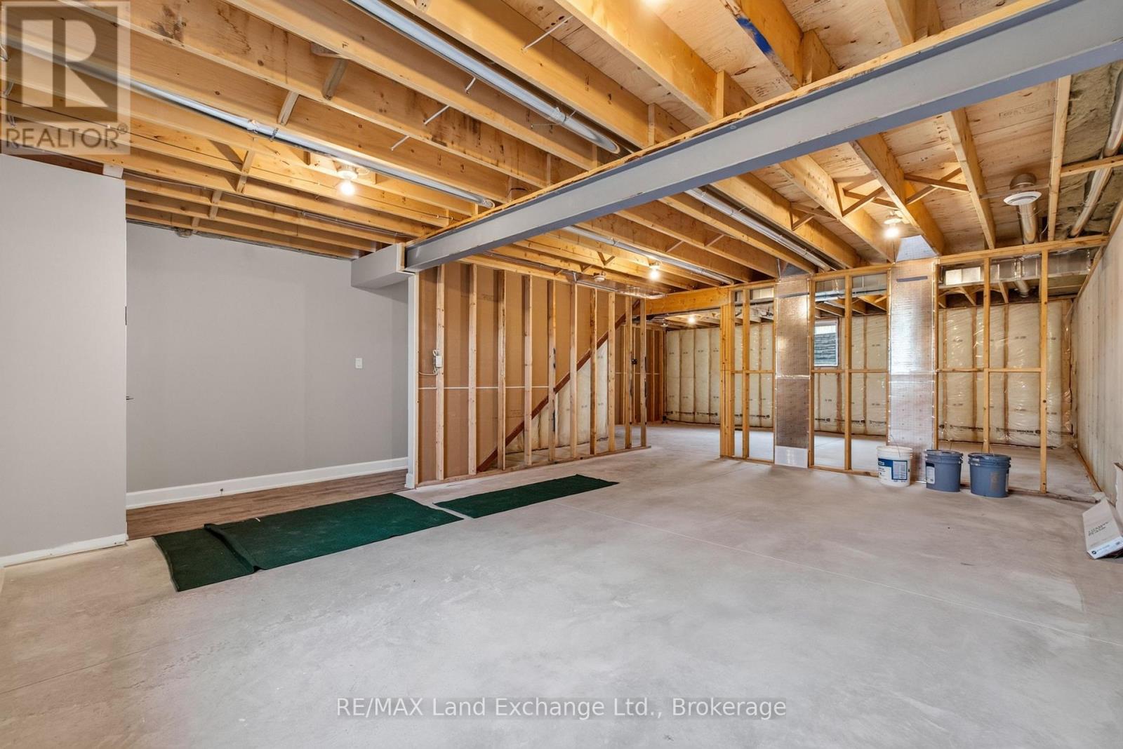 Unit 2 - 8 Golf Links Road, Kincardine, Ontario  N2Z 0G1 - Photo 27 - X12955104