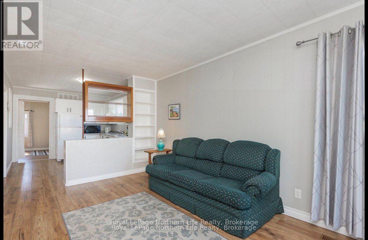 581a Banner Avenue, North Bay, Ontario  P1A 1X7 - Photo 2 - X13815824