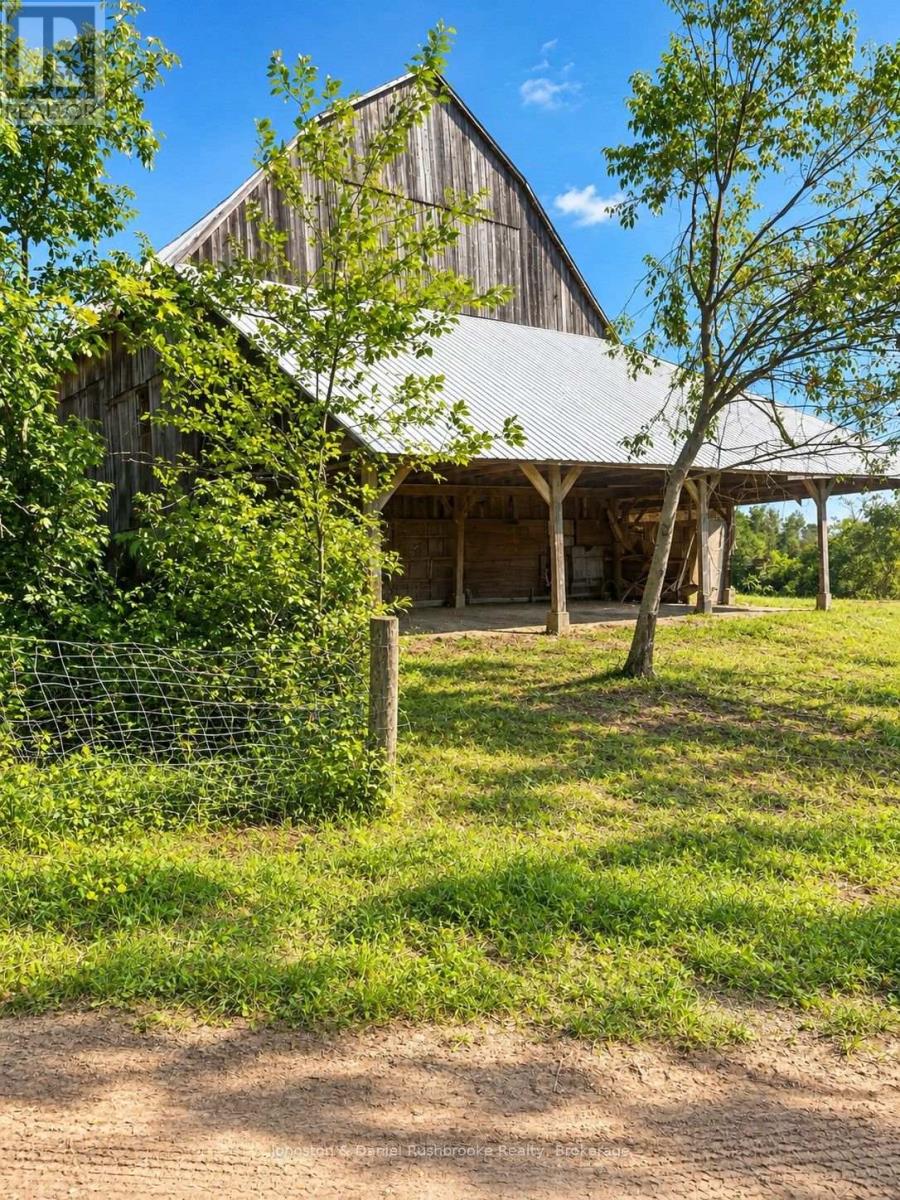 2817 Line 5 Road W, Ramara, Ontario  L0K 2B0 - Photo 2 - S13815838