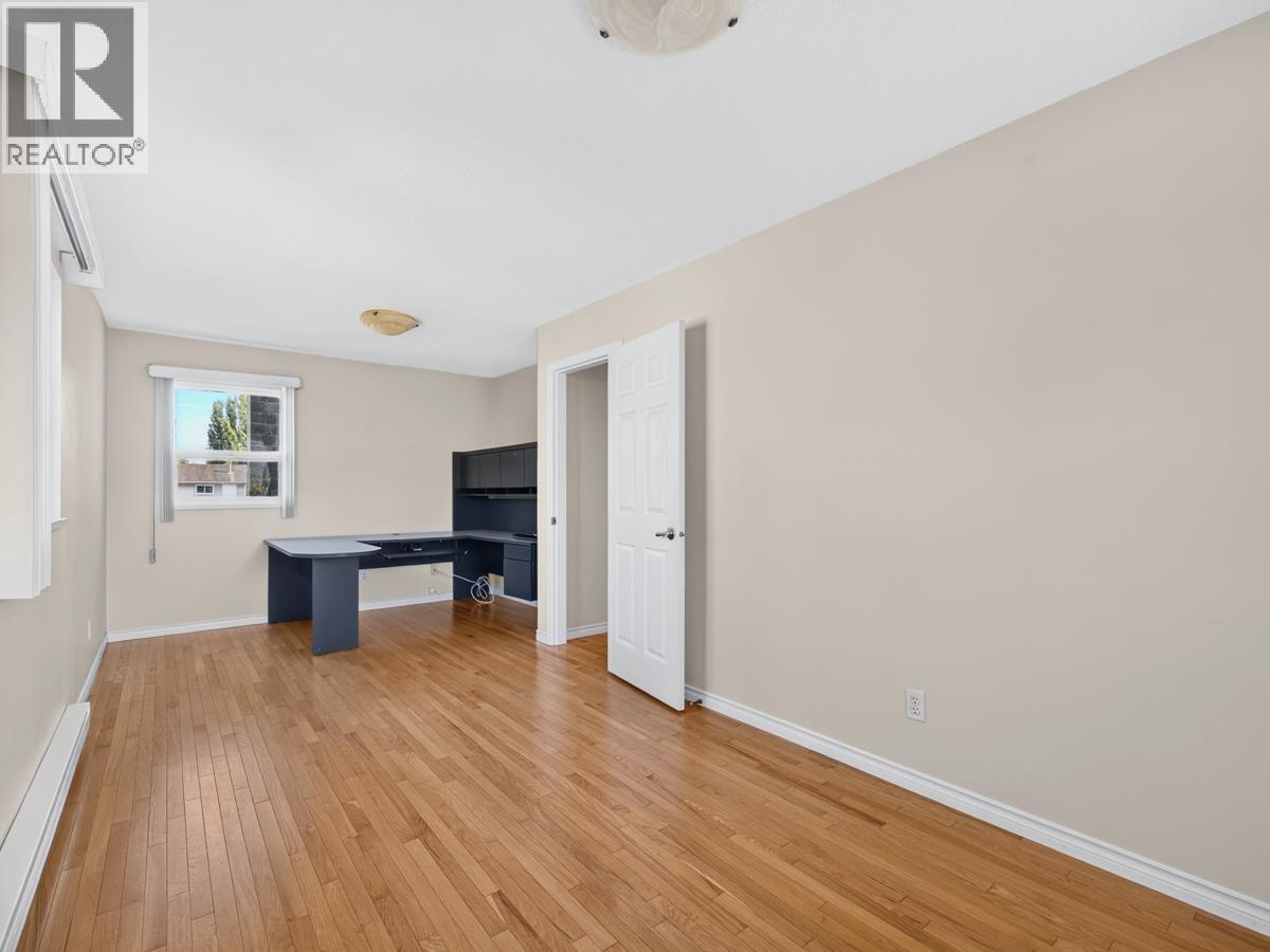 8251 Coldfall Court, Richmond, British Columbia  V7C 4X3 - Photo 27 - R3168334