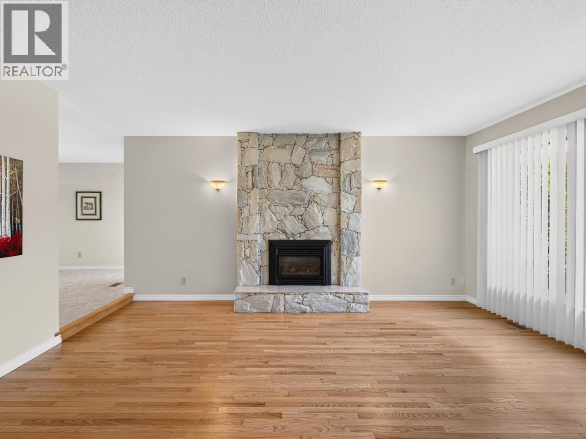 8251 Coldfall Court, Richmond, British Columbia  V7C 4X3 - Photo 8 - R3168334