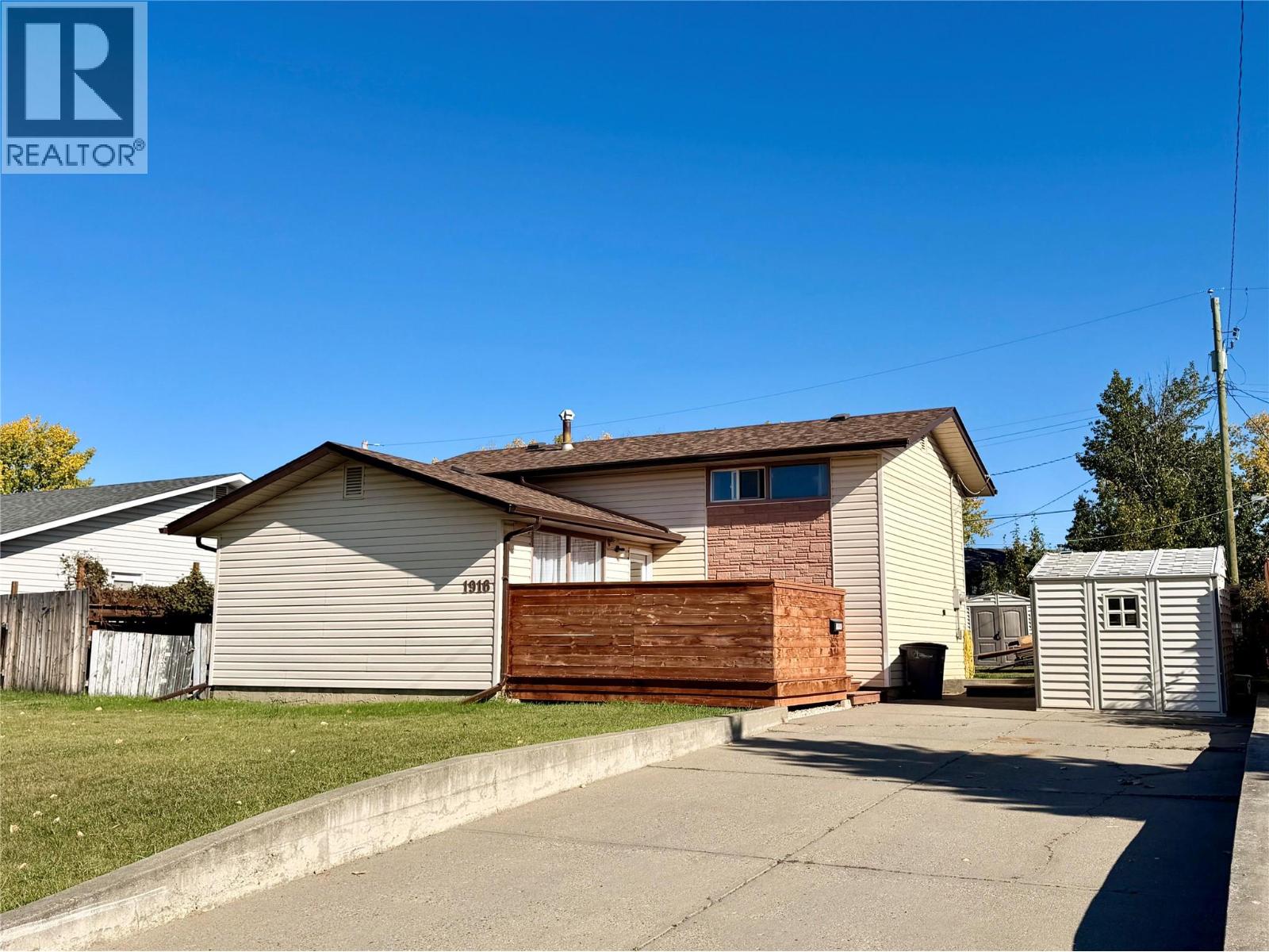 1916 93 Avenue, Dawson Creek, British Columbia