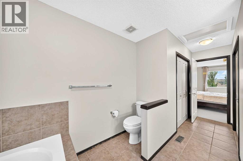 27 Pantego Way NW, Calgary, Alberta  T3K 0C3 - Photo 28 - A2345928