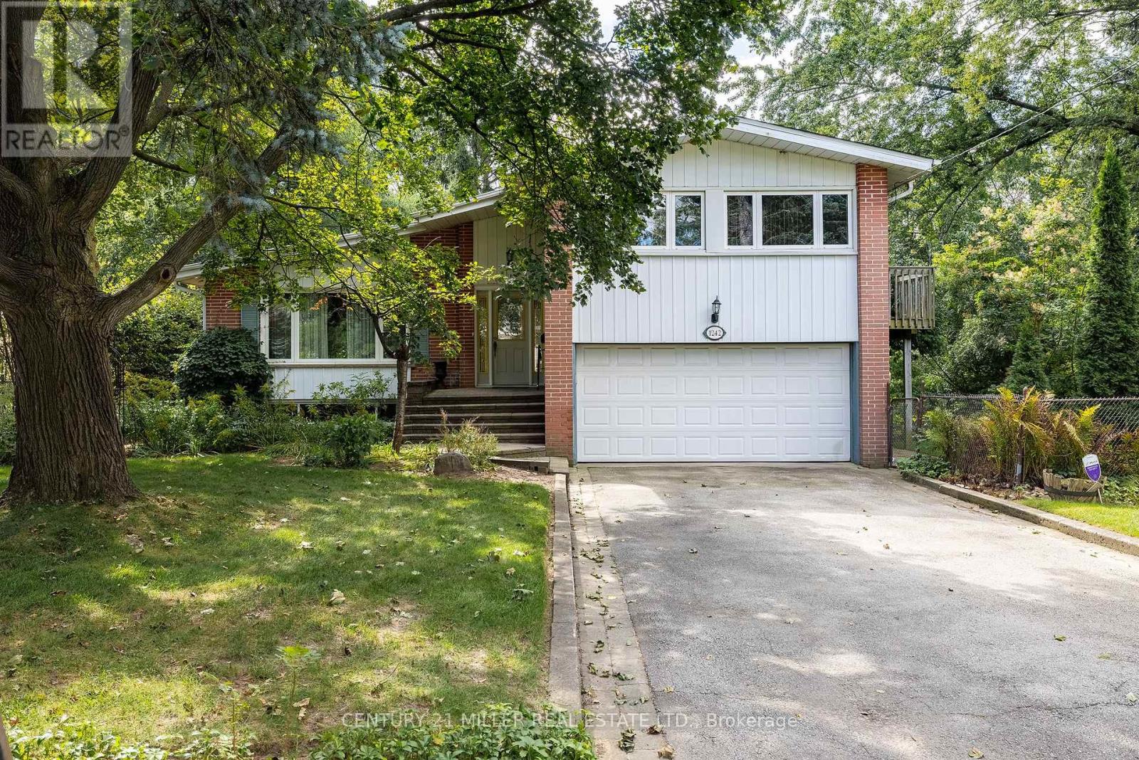 1242 Donlea Crescent, Oakville, Ontario  L6J 1V7 - Photo 4 - W13815744