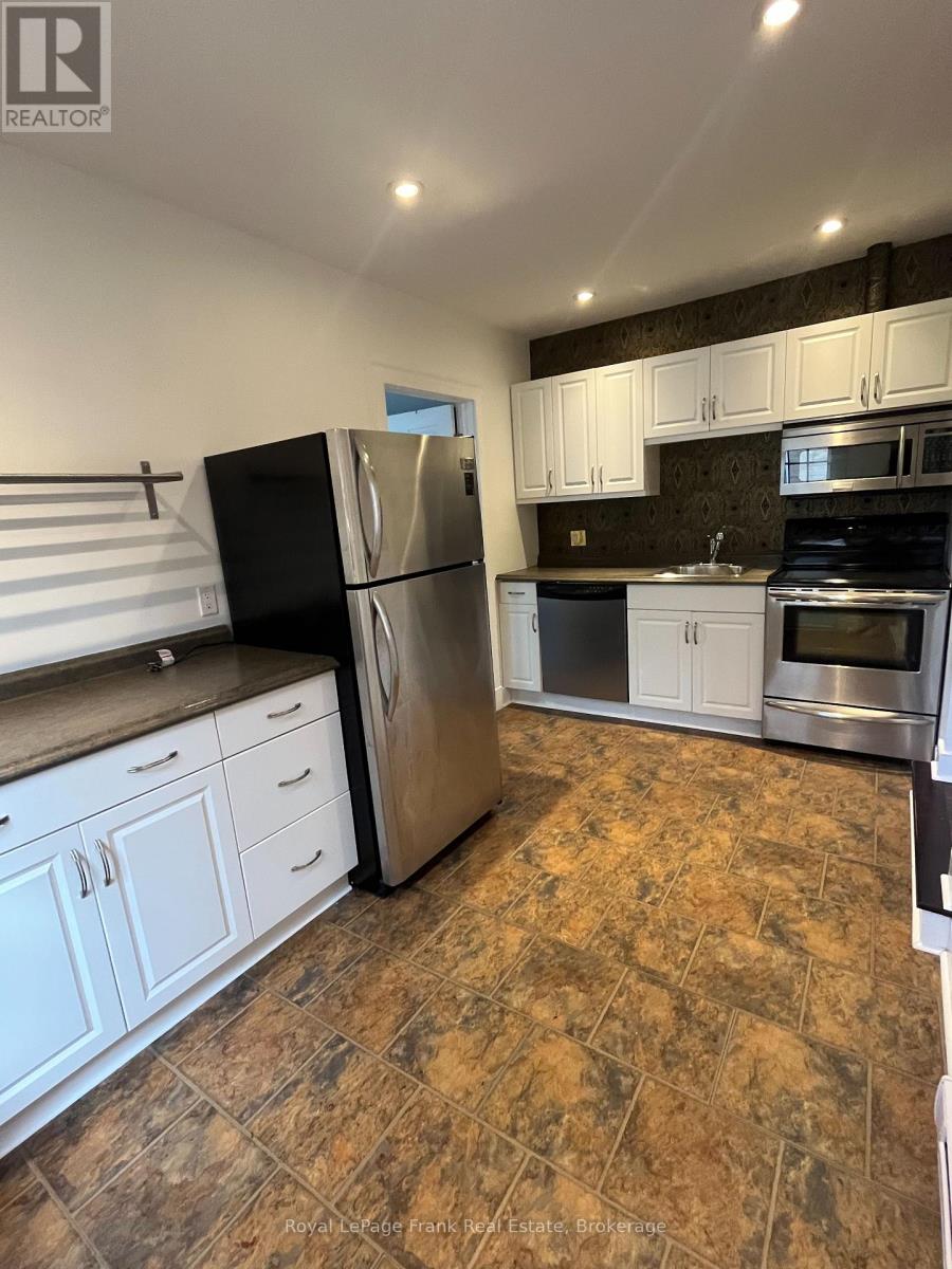 210 Mcdonnel Street, Peterborough, Ontario  K9H 2V9 - Photo 9 - X13814278