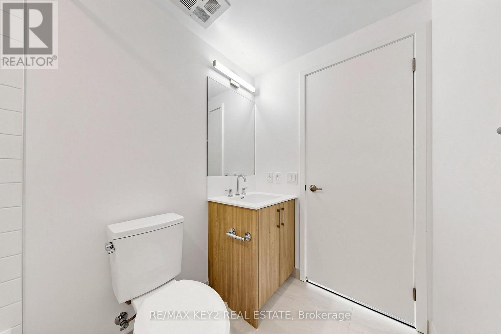 2104 - 4010 Eglinton Avenue W, Toronto, Ontario  M9A 0G5 - Photo 18 - W13809918