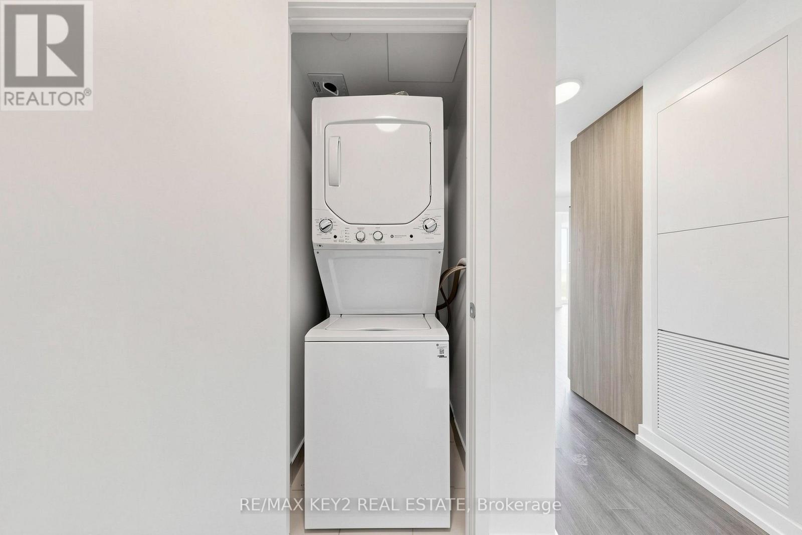 2104 - 4010 Eglinton Avenue W, Toronto, Ontario  M9A 0G5 - Photo 24 - W13809918