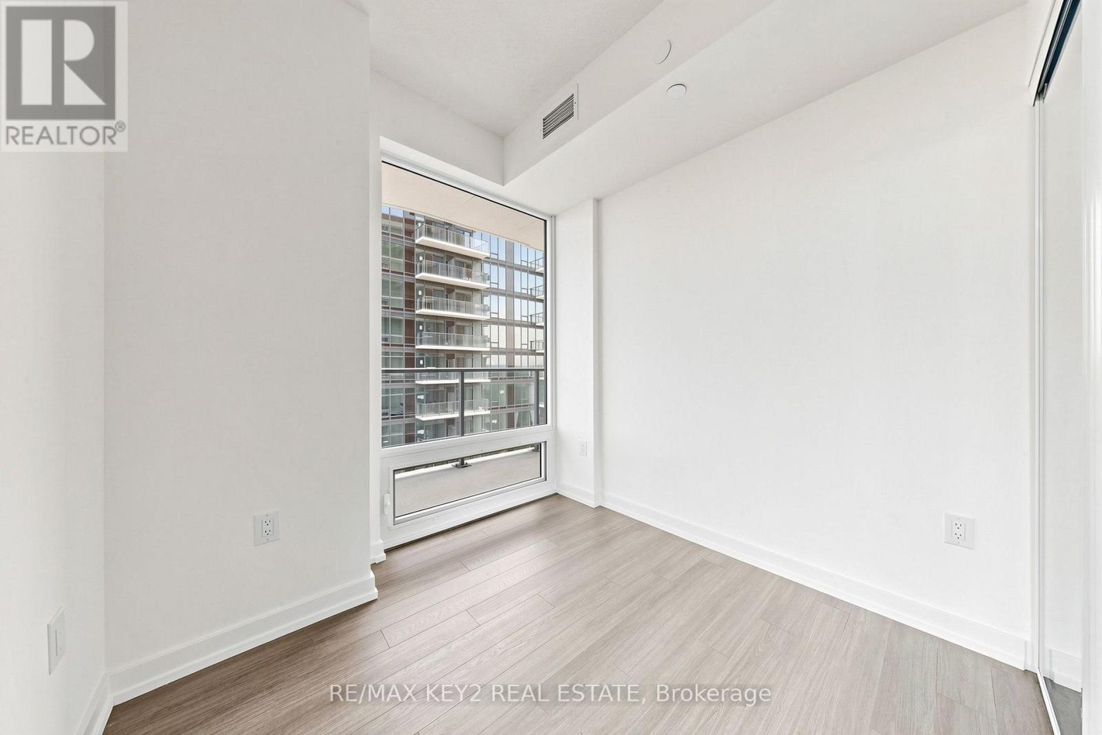 2104 - 4010 Eglinton Avenue W, Toronto, Ontario  M9A 0G5 - Photo 19 - W13809918