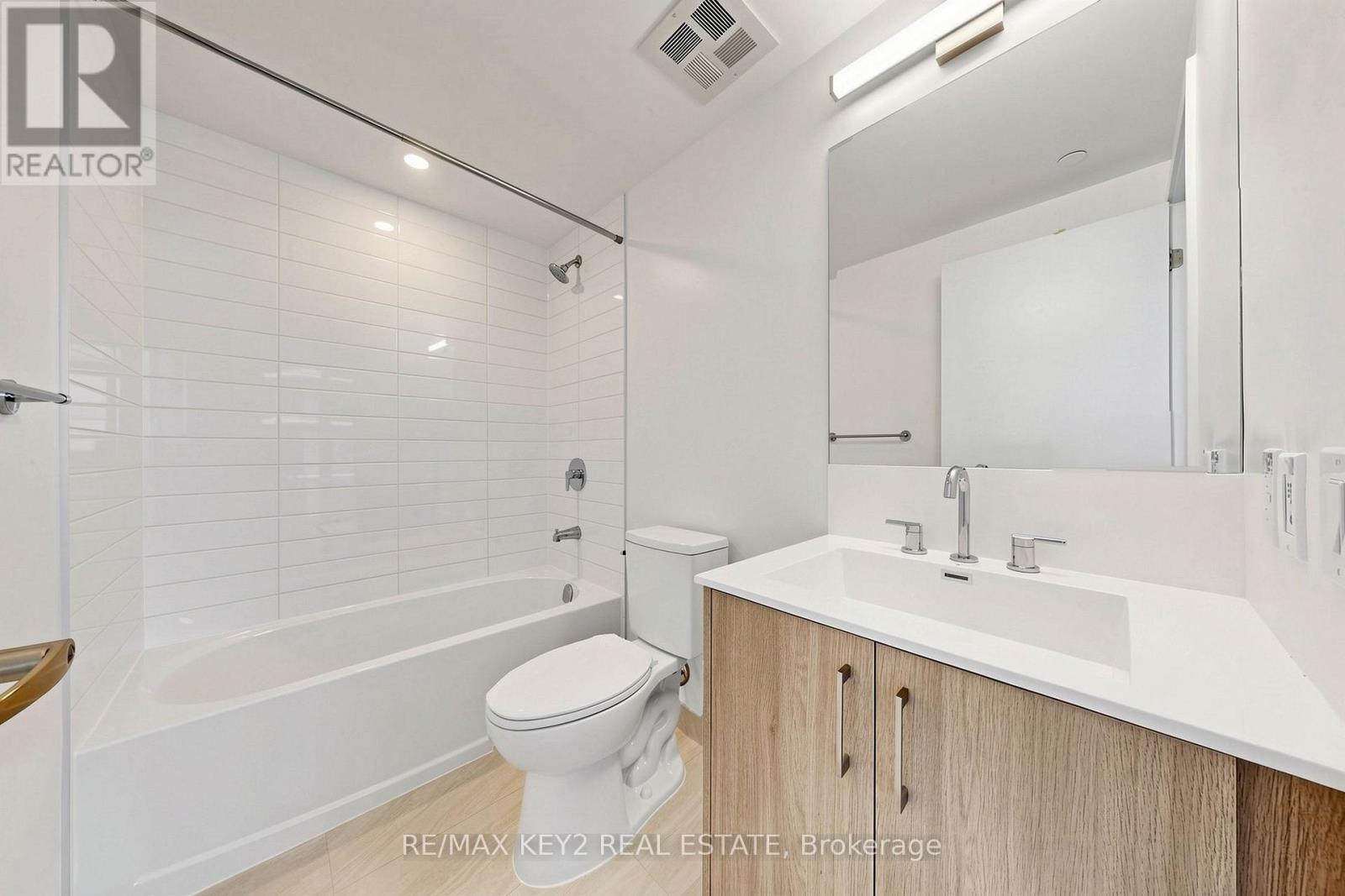 2104 - 4010 Eglinton Avenue W, Toronto, Ontario  M9A 0G5 - Photo 17 - W13809918