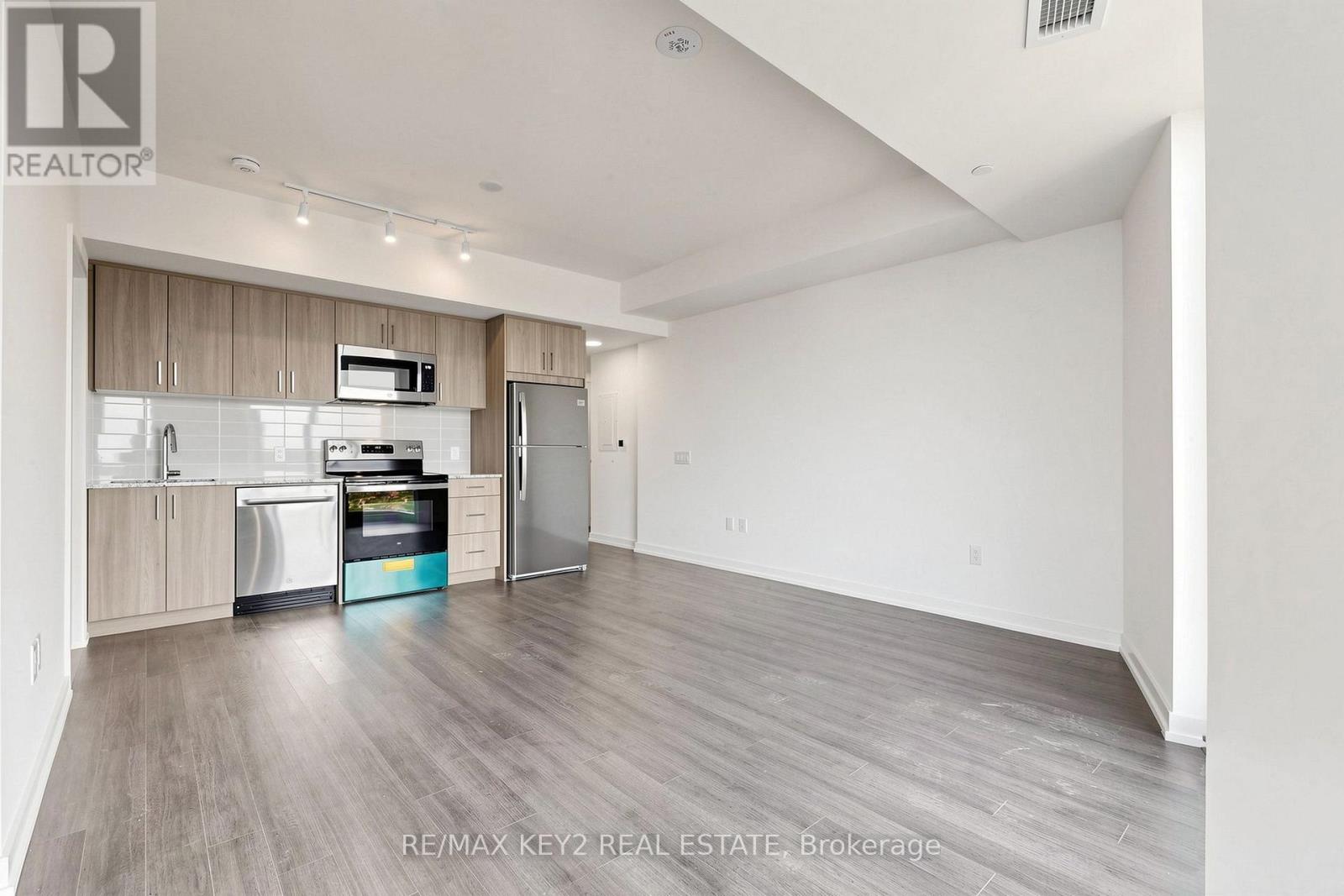 2104 - 4010 Eglinton Avenue W, Toronto, Ontario  M9A 0G5 - Photo 6 - W13809918