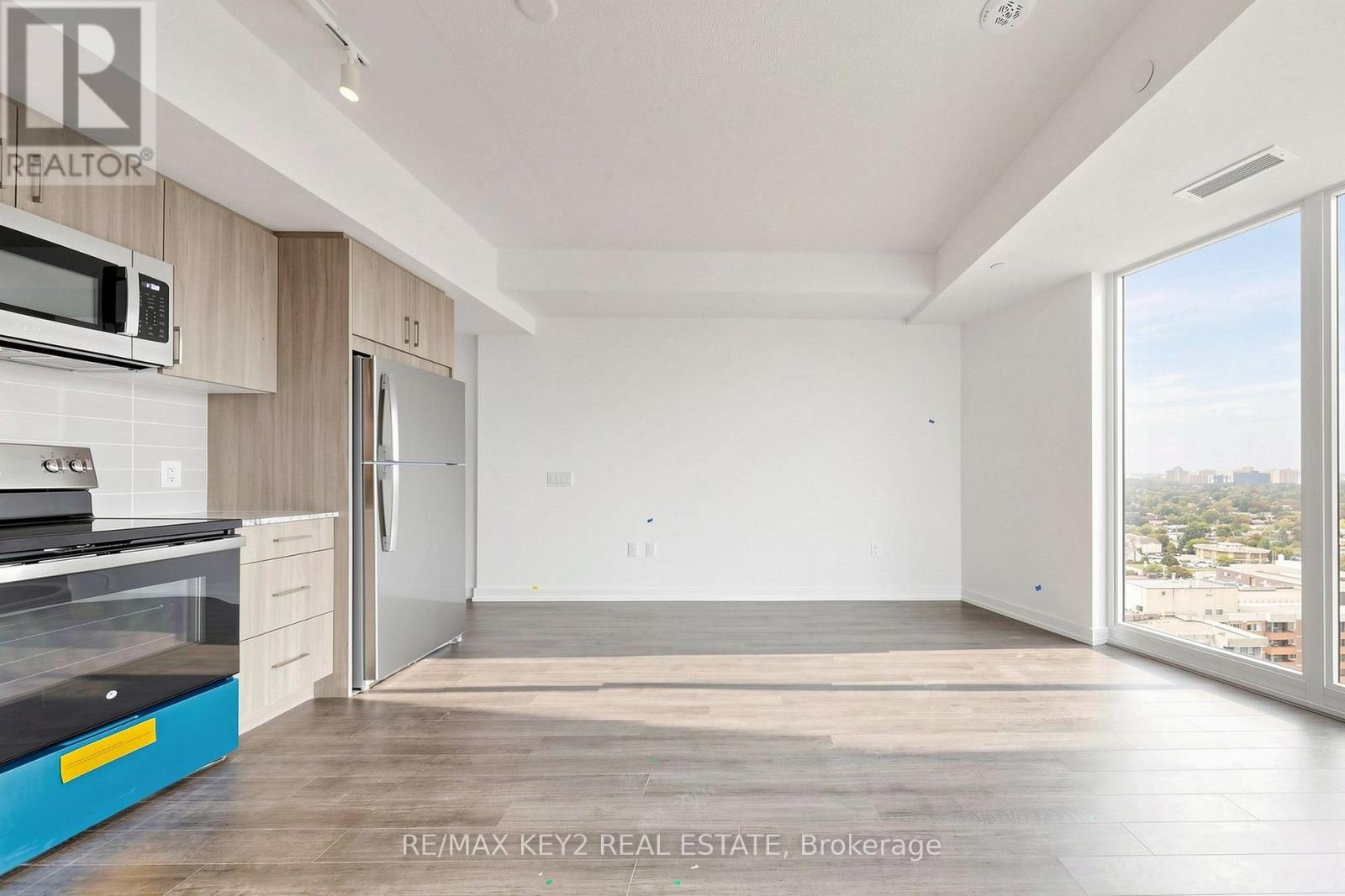 2104 - 4010 Eglinton Avenue W, Toronto, Ontario  M9A 0G5 - Photo 5 - W13809918