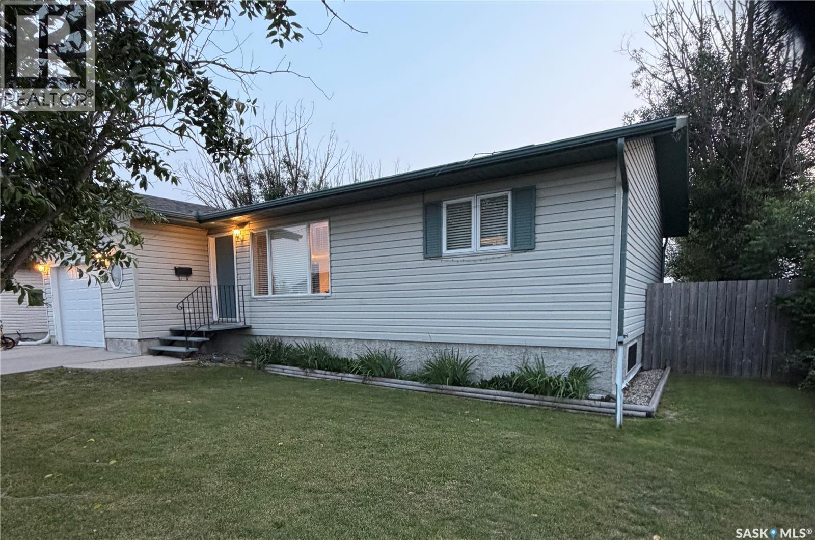 511 Macmillan Street, Hudson Bay, Saskatchewan  S0E 0Y0 - Photo 4 - SK043215