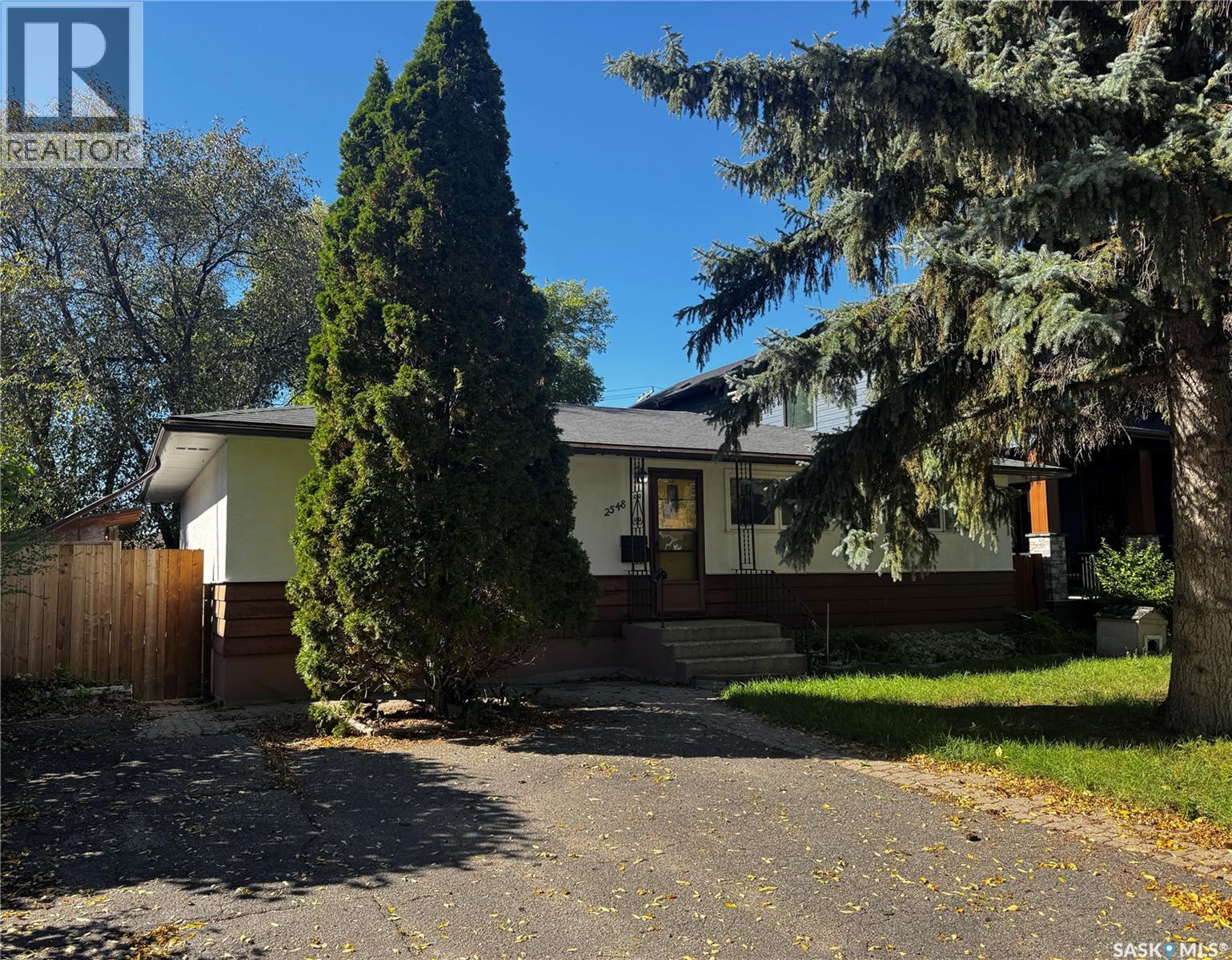 2548 Garnet Street, Regina, Saskatchewan  S4T 3A5 - Photo 2 - SK049136