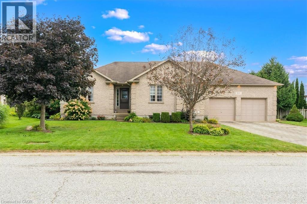 515 WOODWARD Drive, Mount Brydges, Ontario