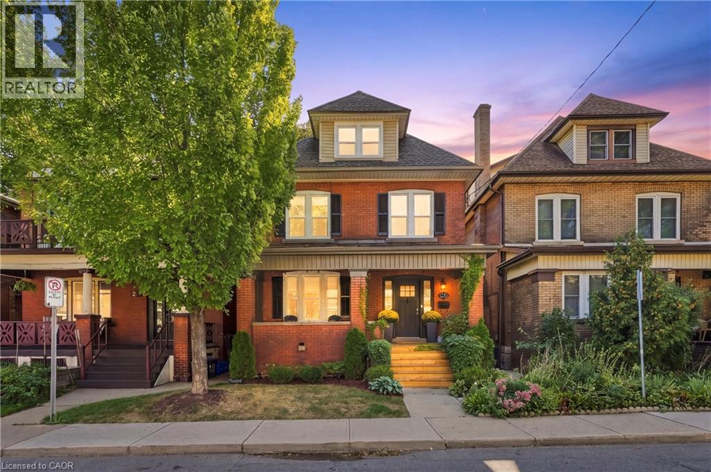 25 FAIRHOLT Road S, Hamilton, Ontario