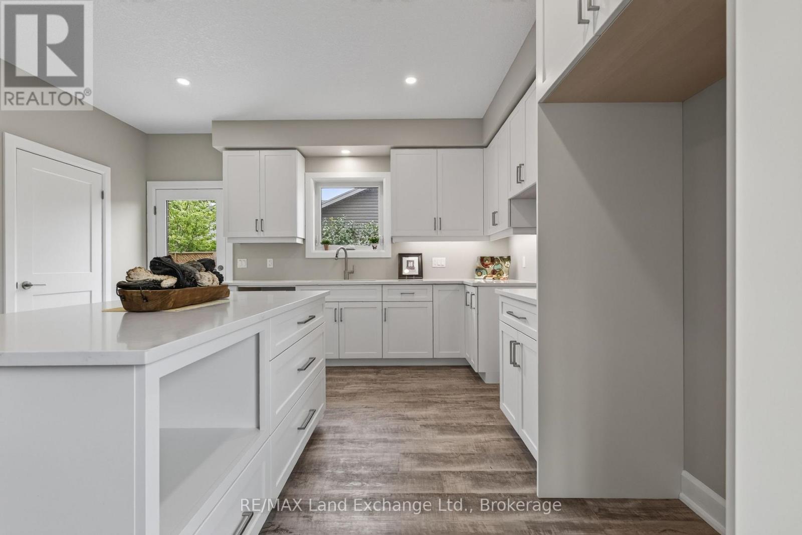 Unit 4 - 8 Golf Links Road, Kincardine, Ontario  N2Z 0G1 - Photo 10 - X12955168