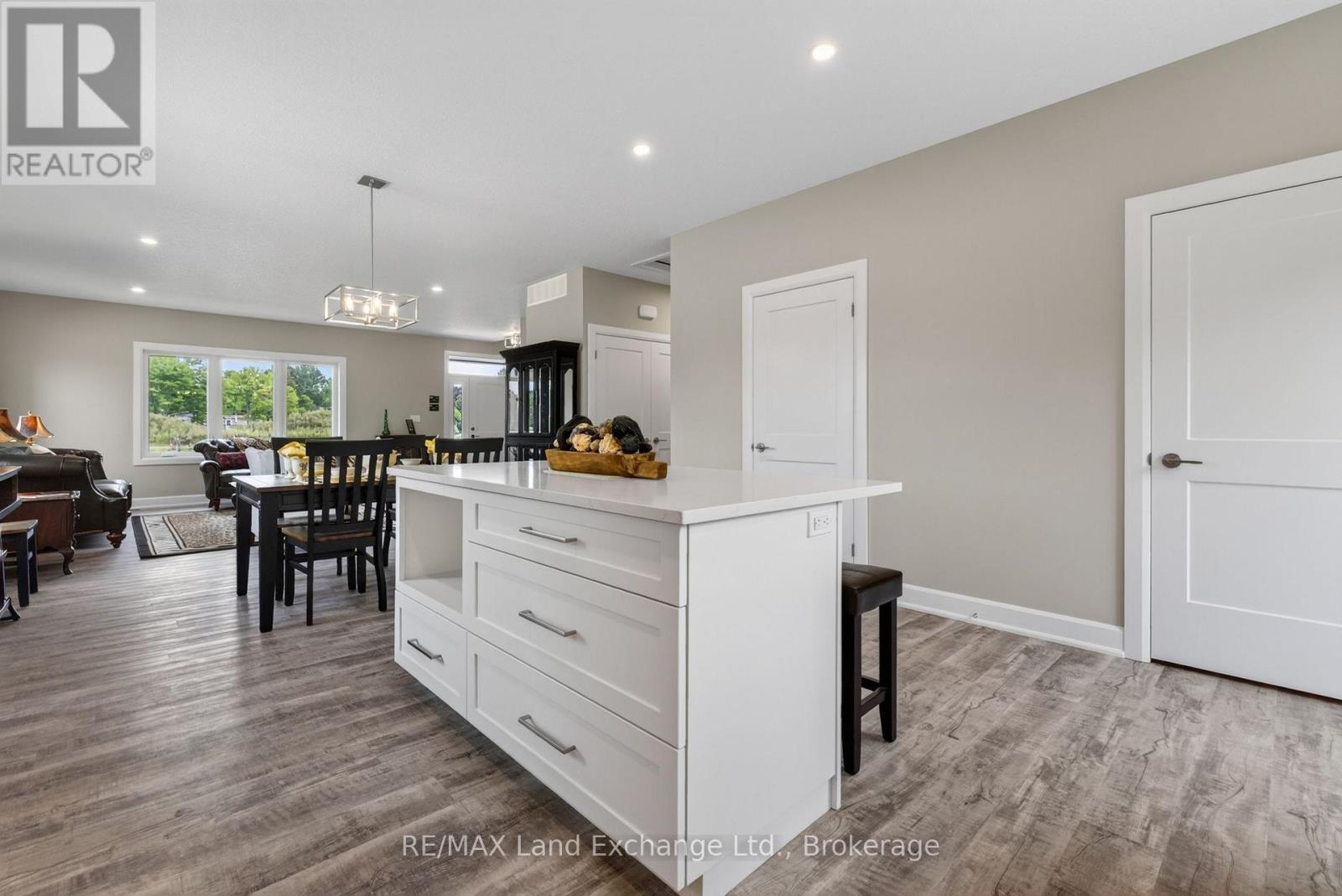 Unit 4 - 8 Golf Links Road, Kincardine, Ontario  N2Z 0G1 - Photo 11 - X12955168