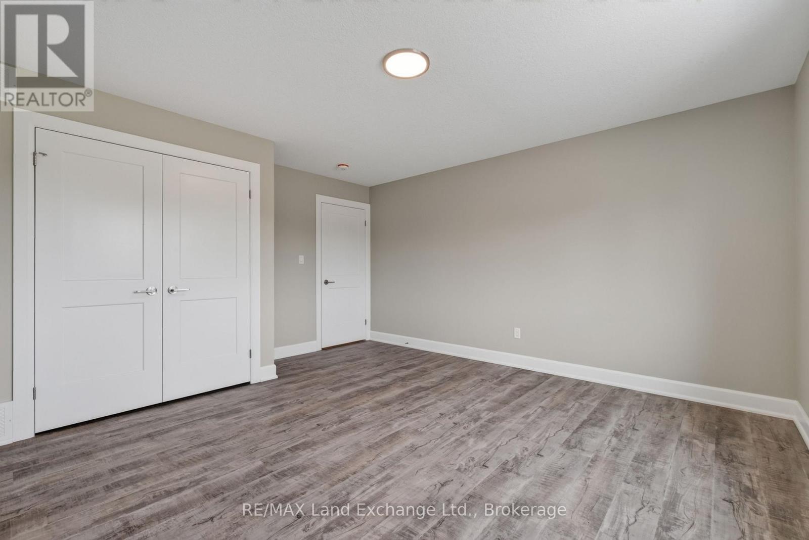 Unit 4 - 8 Golf Links Road, Kincardine, Ontario  N2Z 0G1 - Photo 20 - X12955168