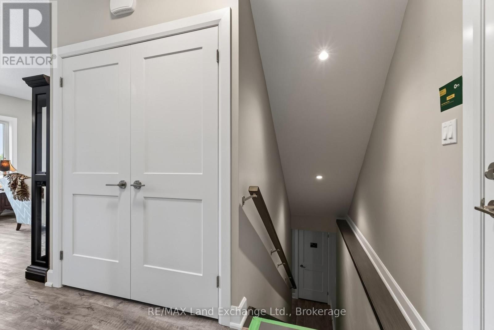 Unit 4 - 8 Golf Links Road, Kincardine, Ontario  N2Z 0G1 - Photo 25 - X12955168