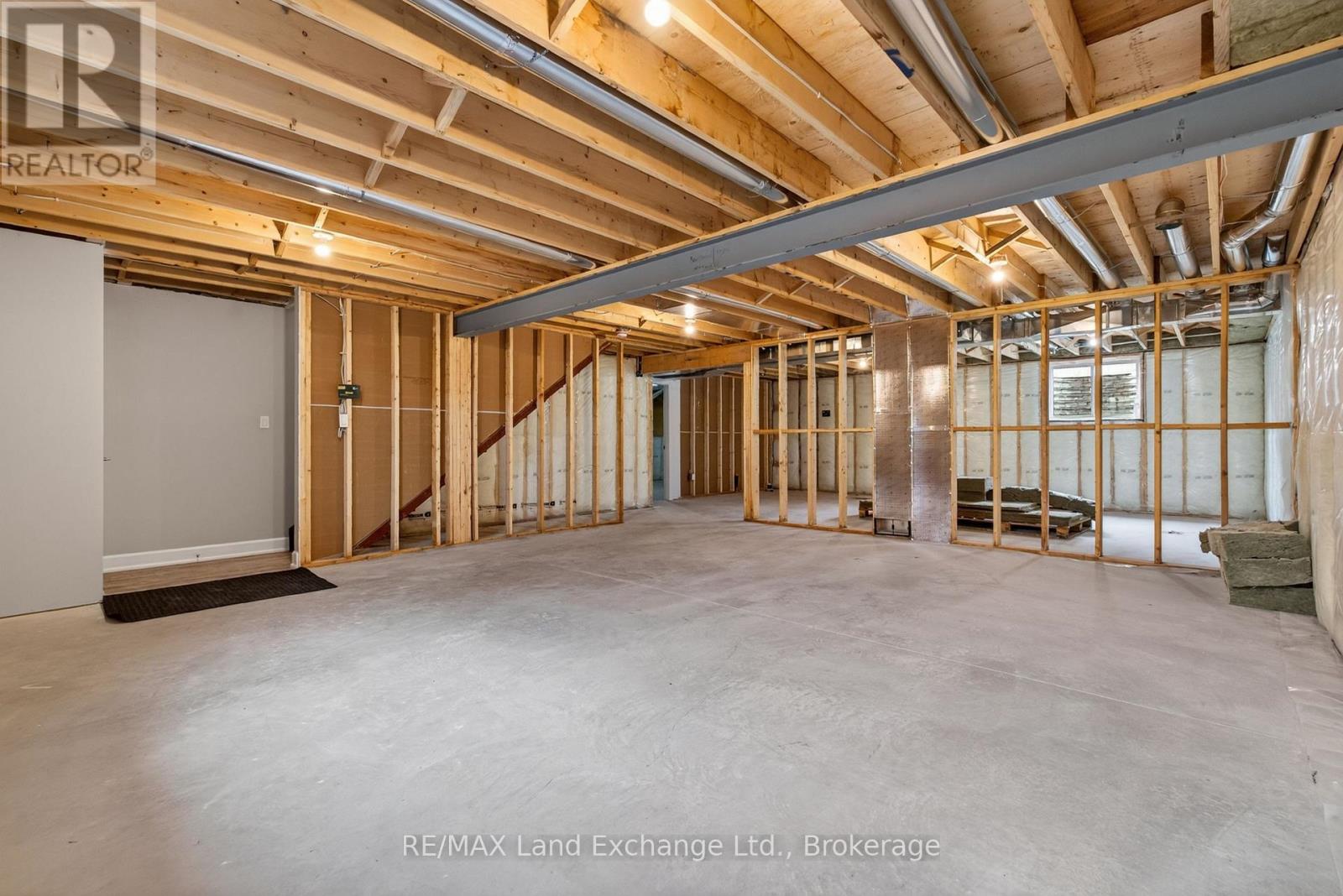 Unit 4 - 8 Golf Links Road, Kincardine, Ontario  N2Z 0G1 - Photo 26 - X12955168