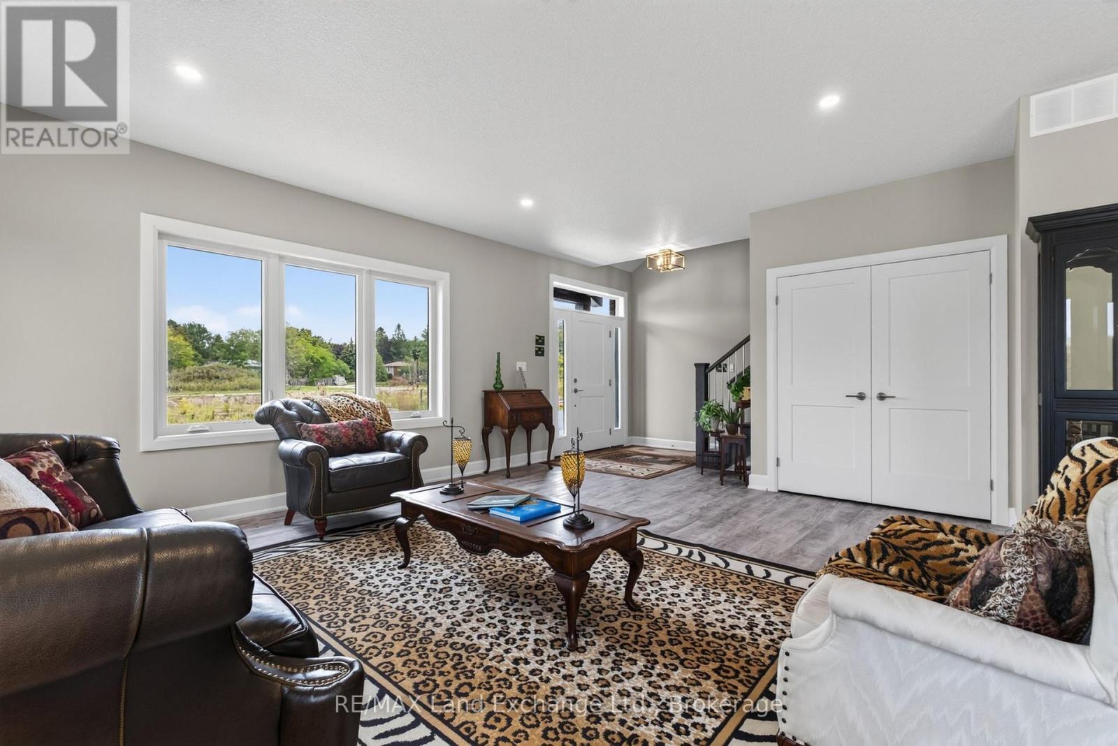 Unit 4 - 8 Golf Links Road, Kincardine, Ontario  N2Z 0G1 - Photo 6 - X12955168