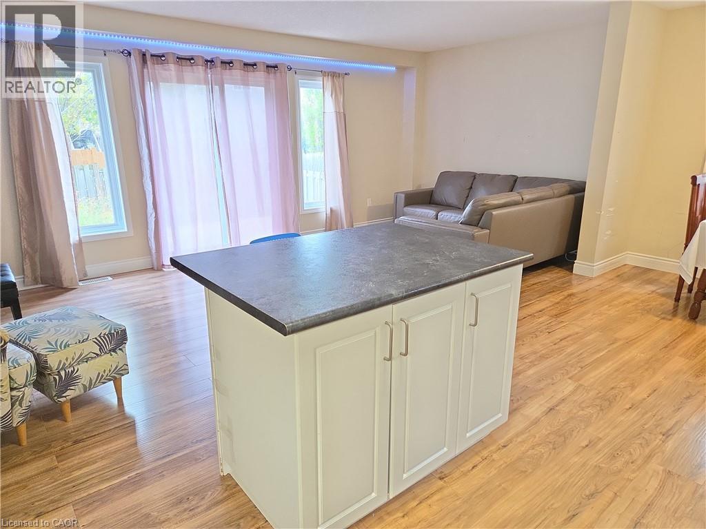 564 Wild Iris Avenue, Waterloo, Ontario  N2V 2X5 - Photo 11 - 40864862
