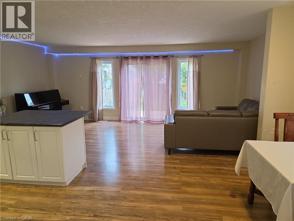 564 Wild Iris Avenue, Waterloo, Ontario  N2V 2X5 - Photo 14 - 40864862