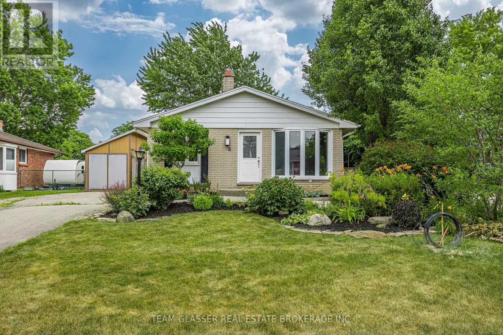 6 Heath Place, London South, Ontario  N5Z 4G6 - Photo 2 - X13816010