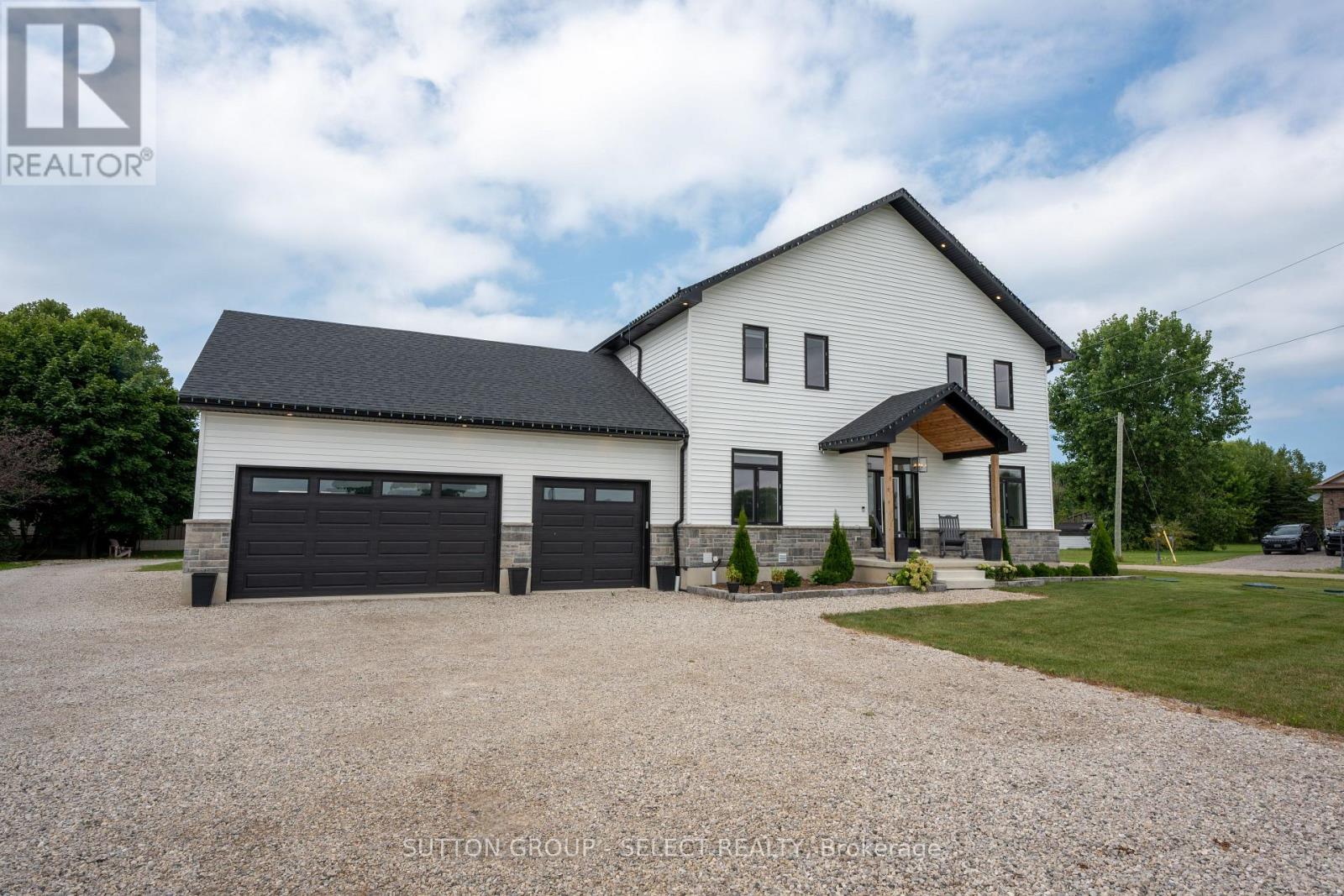 33977 Kildeer Drive, Bluewater, Ontario  N0M 1N0 - Photo 2 - X13816028