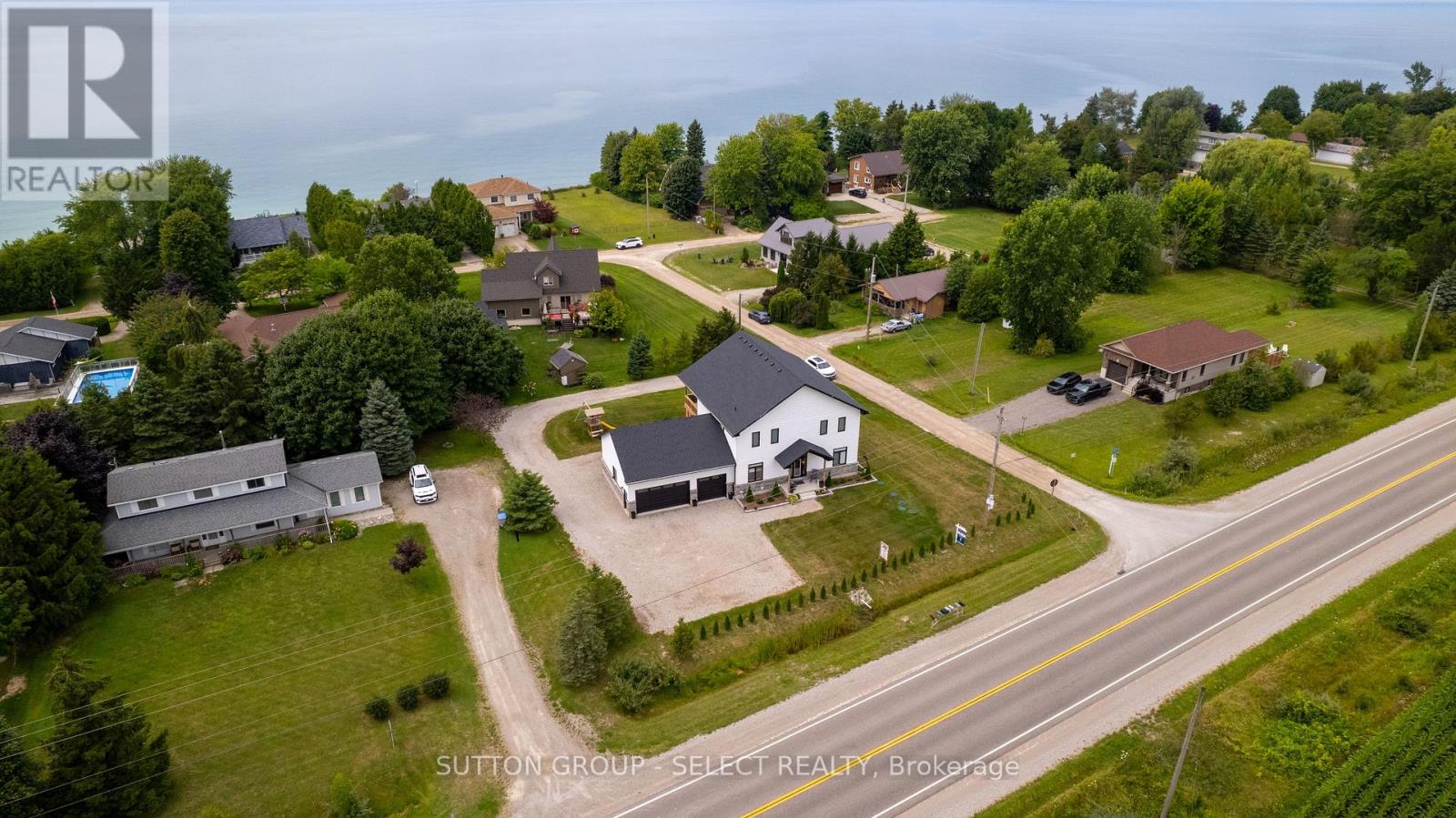 33977 Kildeer Drive, Bluewater, Ontario  N0M 1N0 - Photo 3 - X13816028