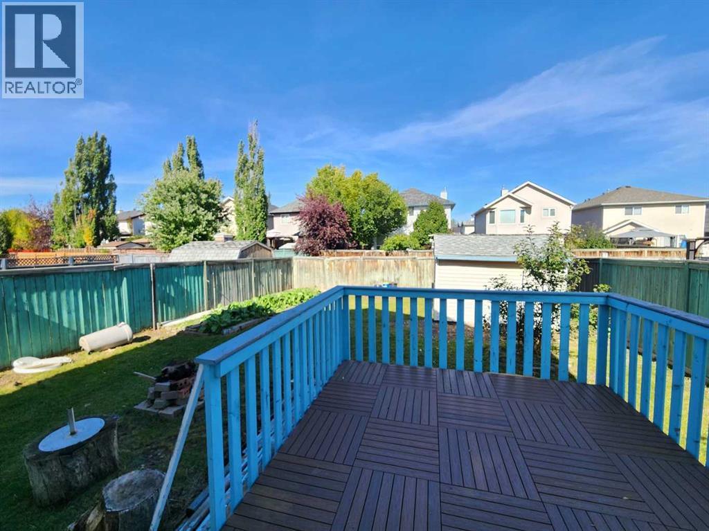717 Harvest Hills Drive NE