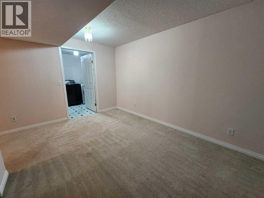 717 Harvest Hills Drive NE