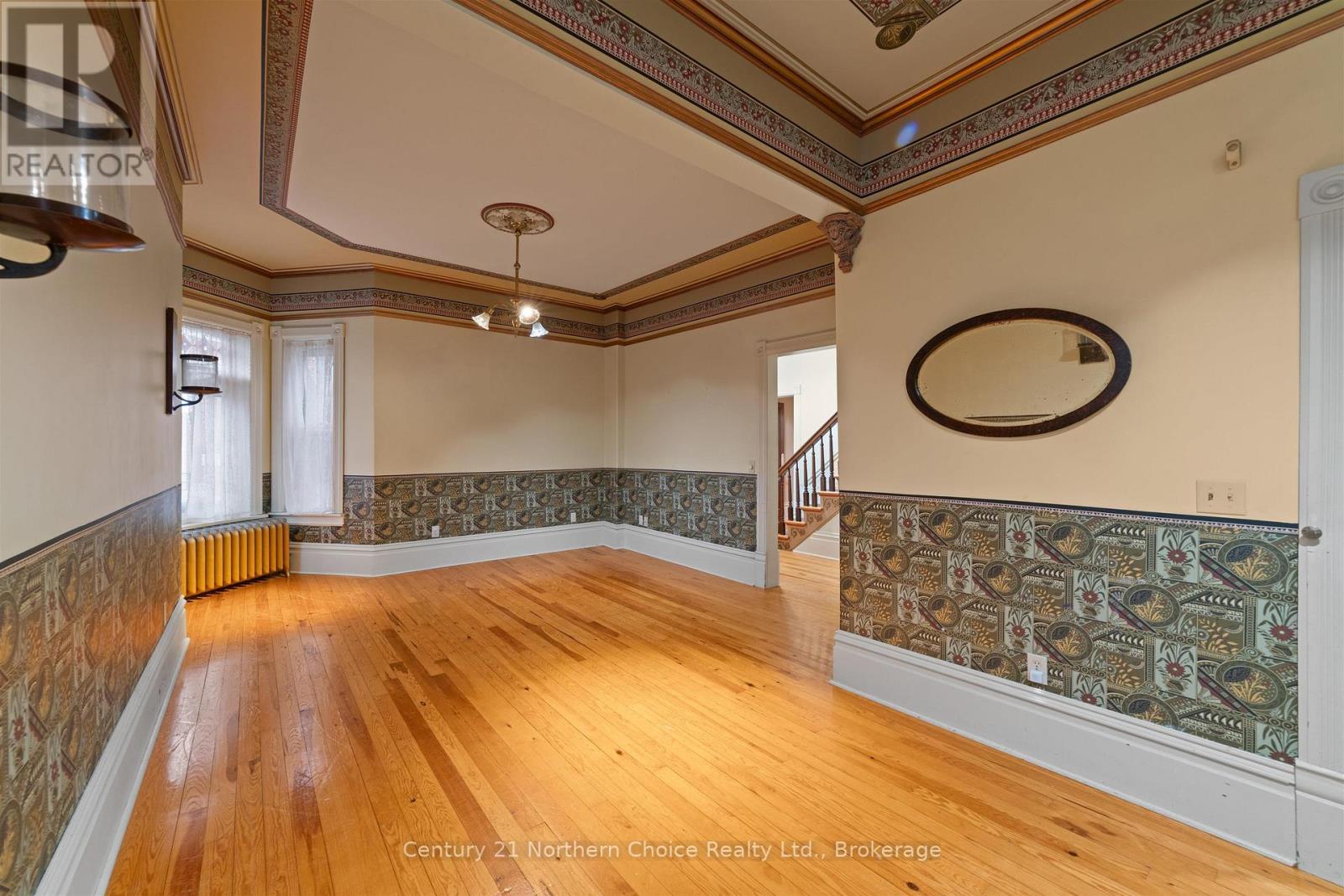 127 FIFTH AVENUE S photo 3
